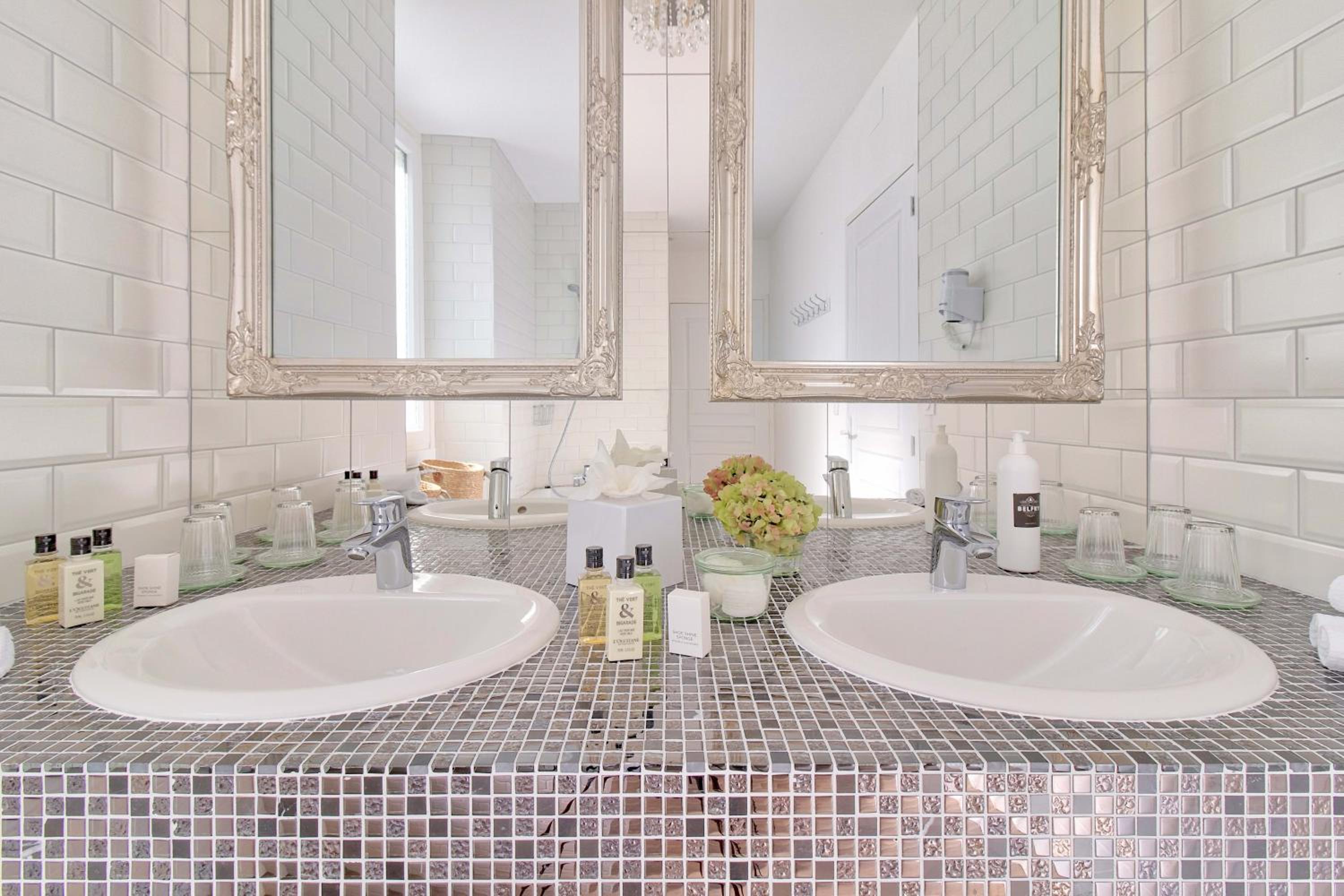 Chambre Quadruple avec Accès Gratuit au Spa photo