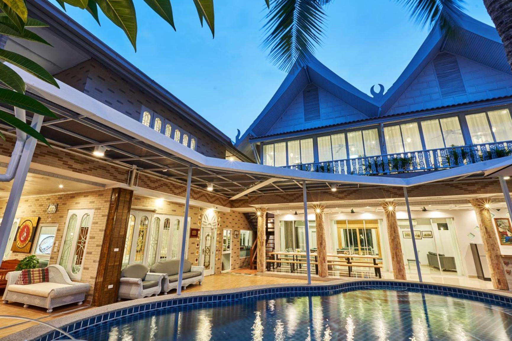 Villa photo 2