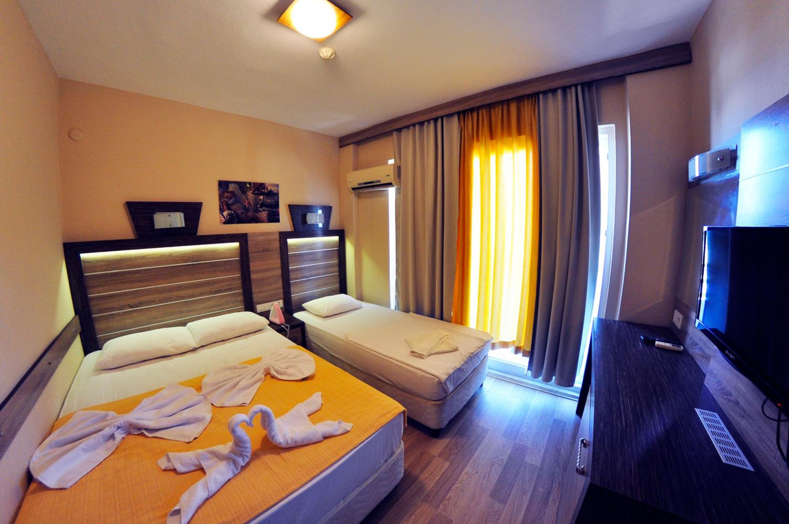 Double Or Twin Room - Photo 5