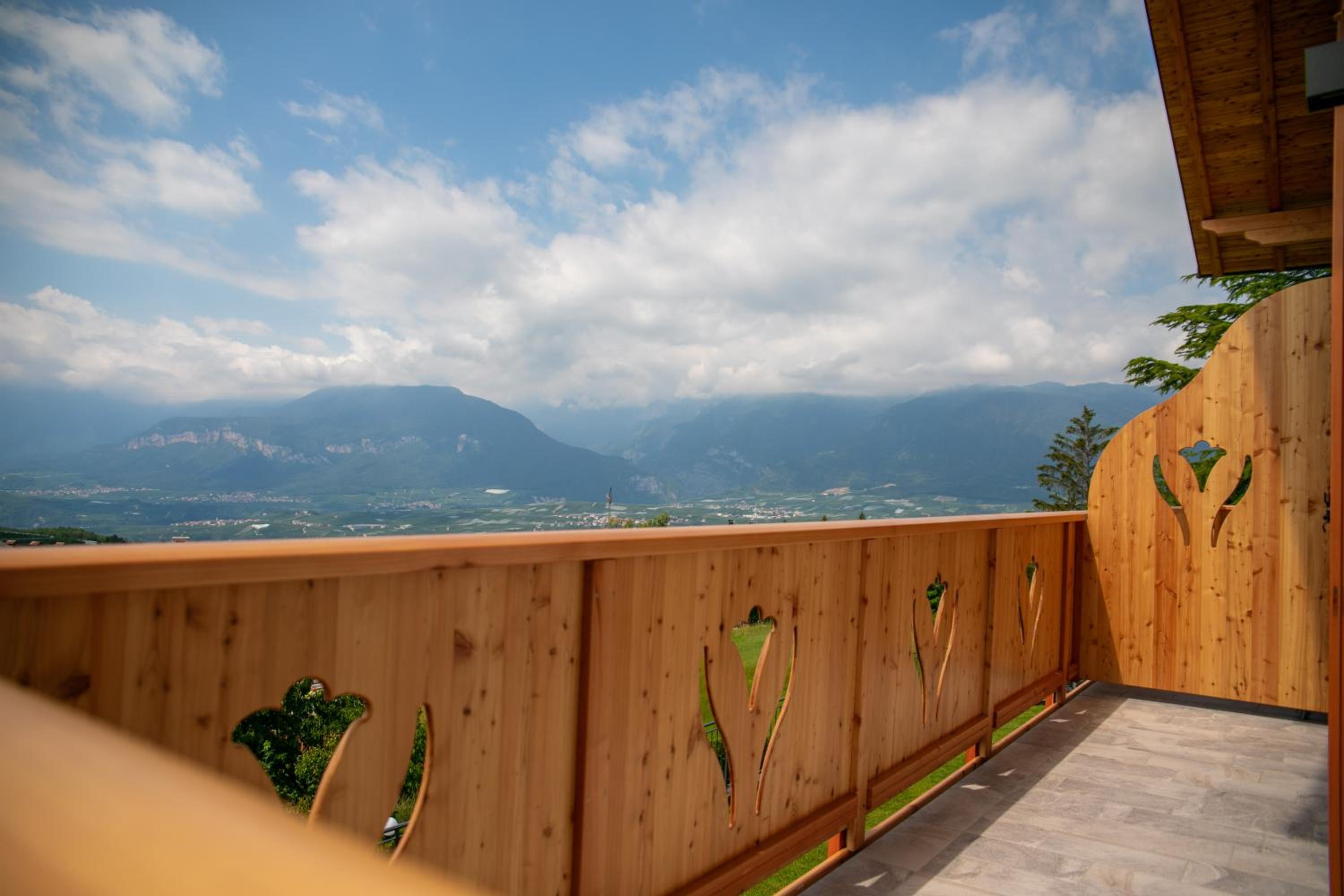 Two-Bedroom Apartment with Mountain View