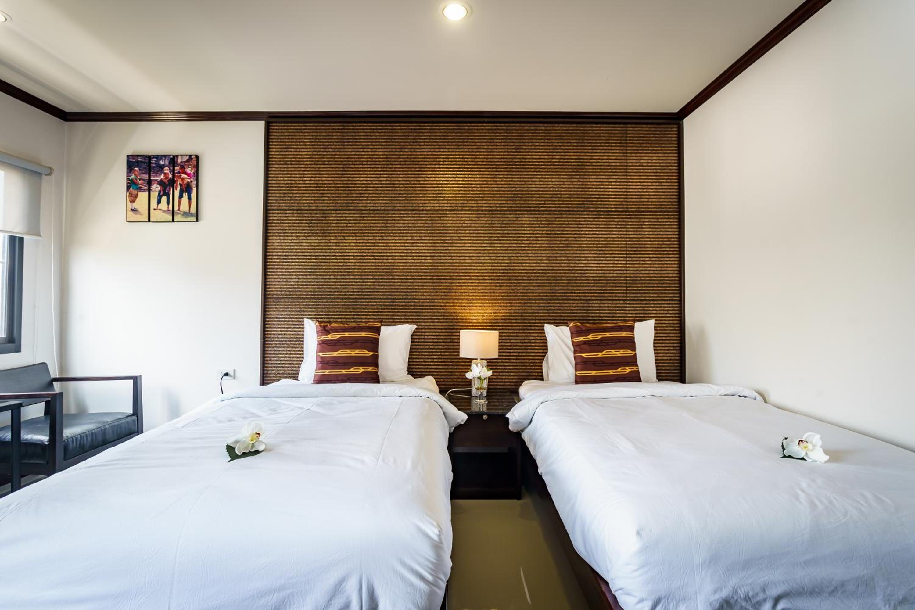 Standard Twin Room - Photo 2