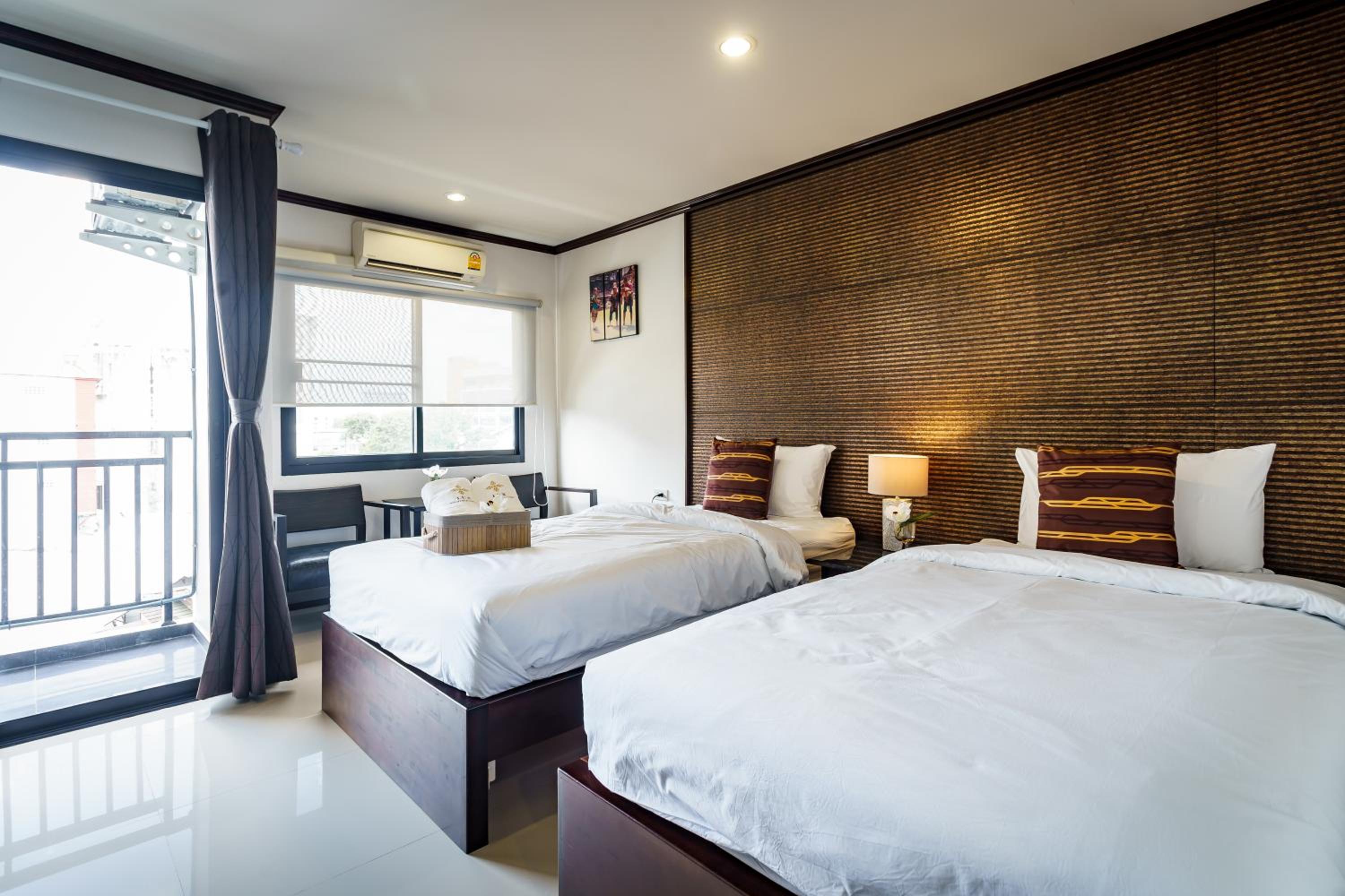 Standard Twin Room - Photo 4