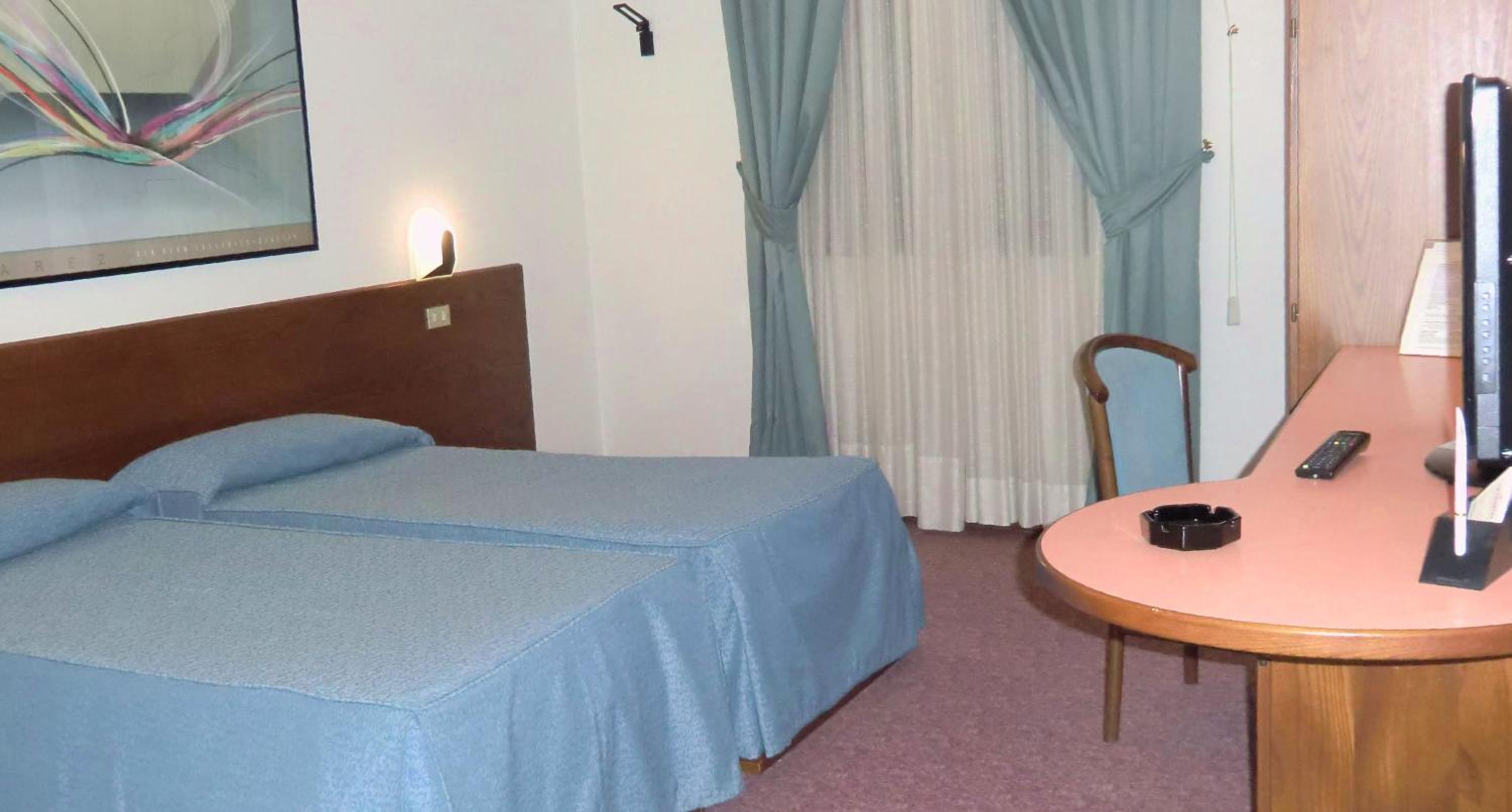 Double or Twin Room - Photo 9