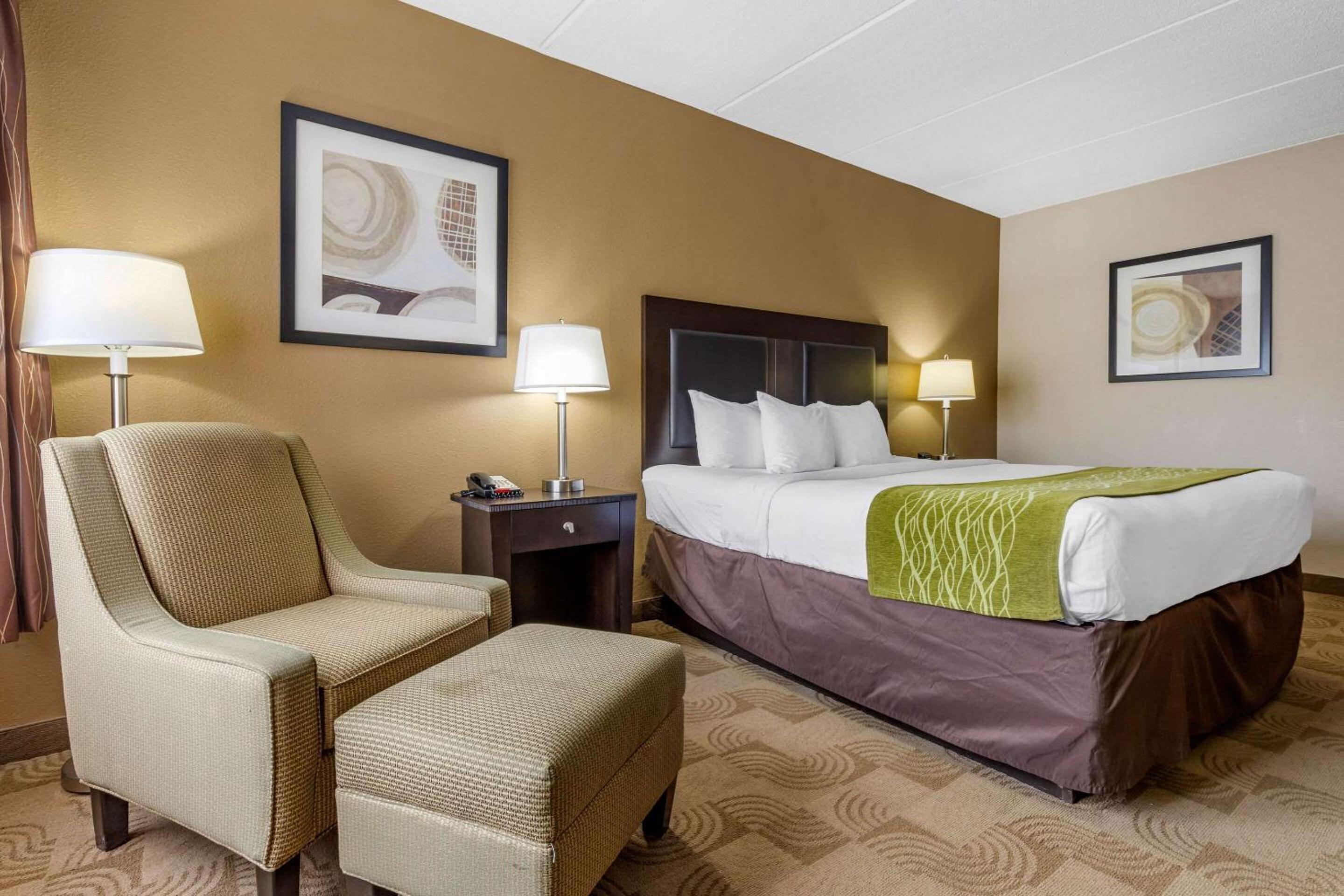 King Room - Non-Smoking - Photo 1