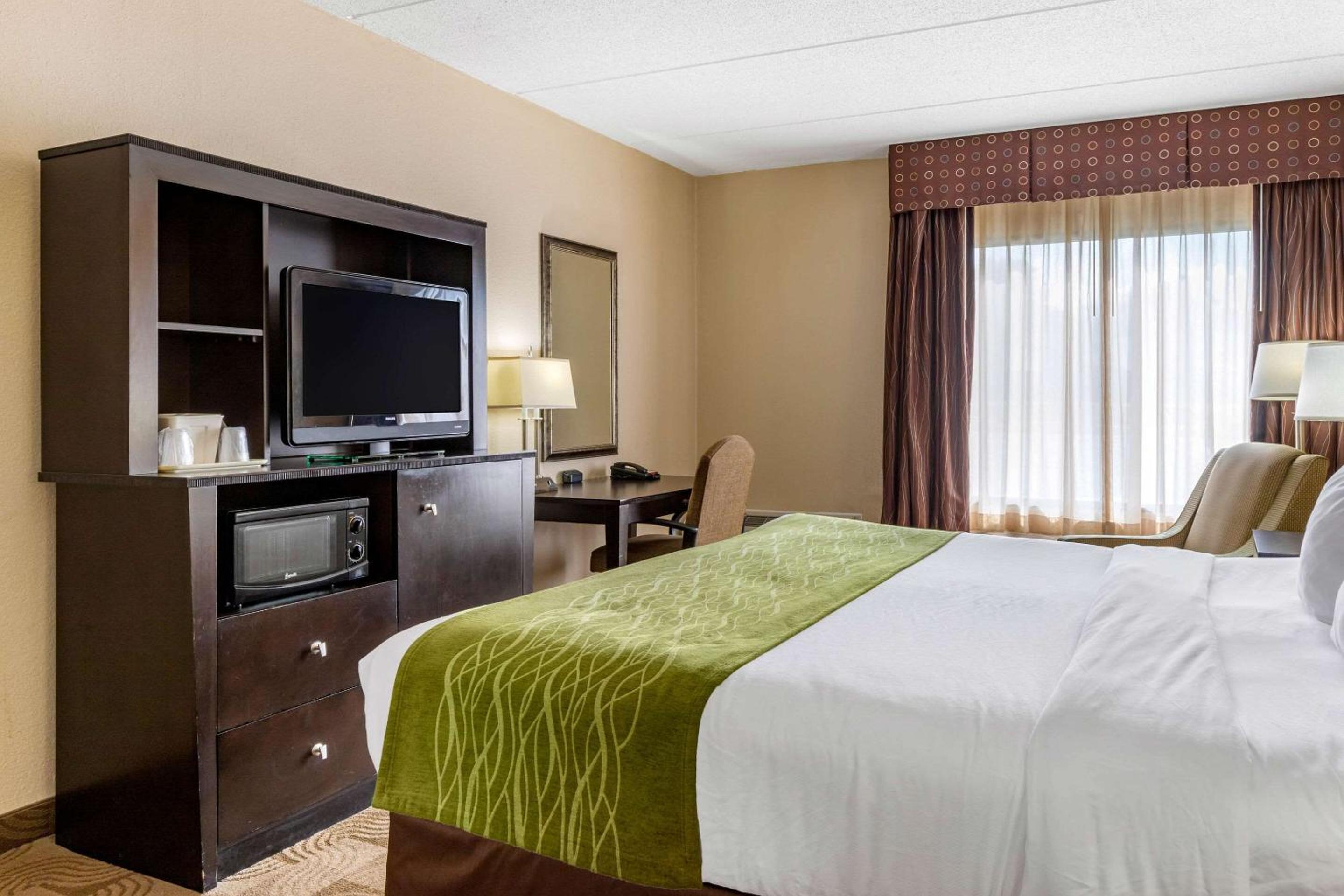 King Room - Non-Smoking - Photo 2