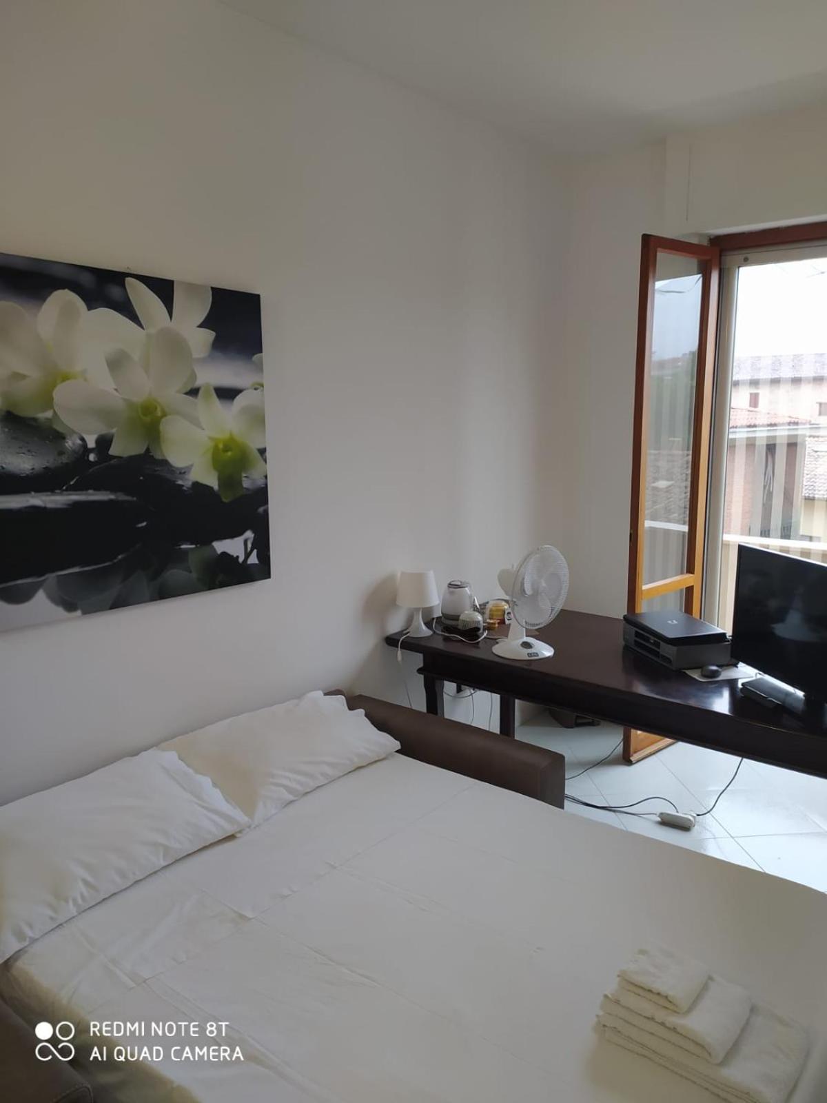 Standard Single Room with Shared Bathroom photo 2