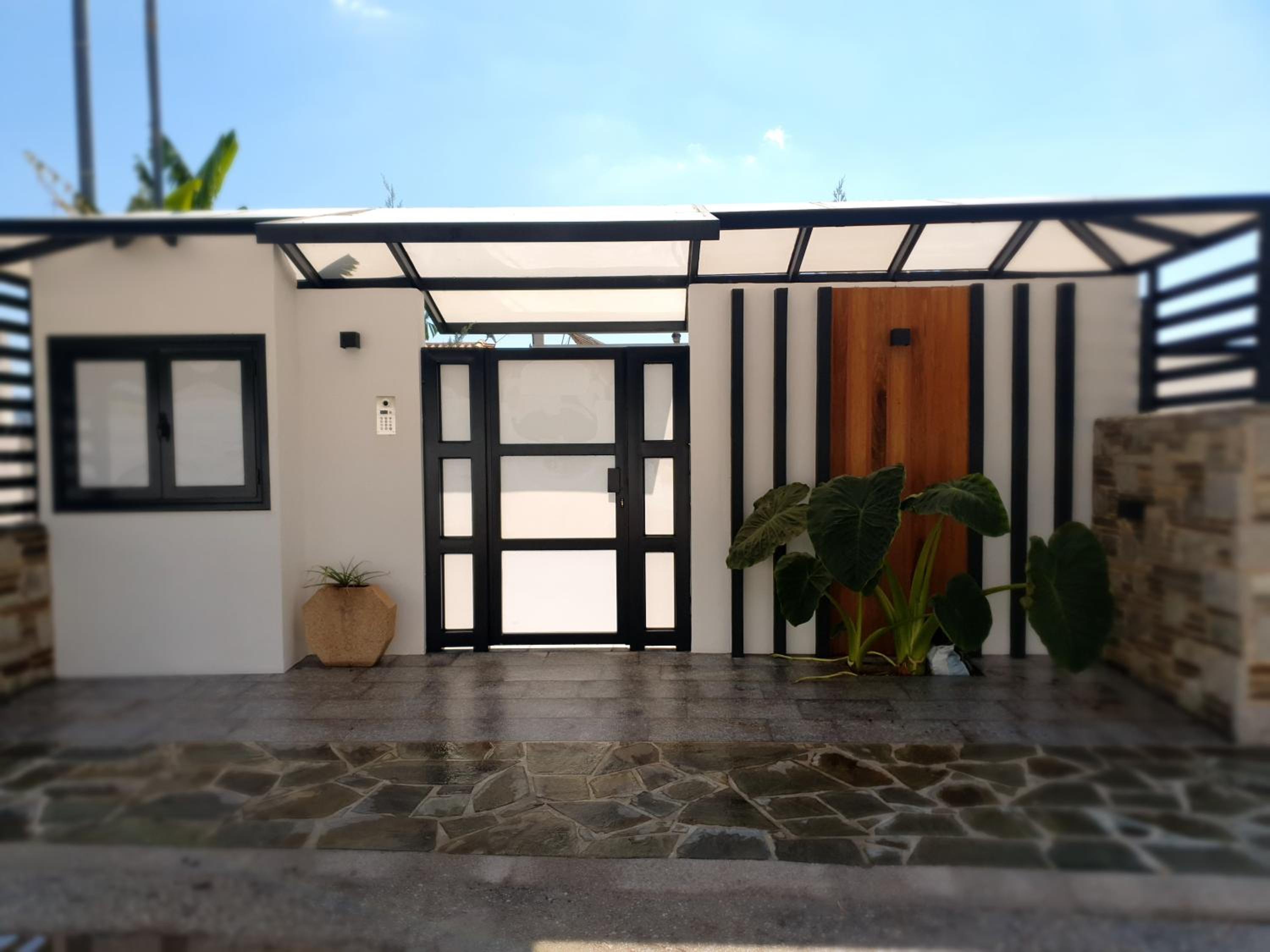 Villa with Private Pool - Photo 7