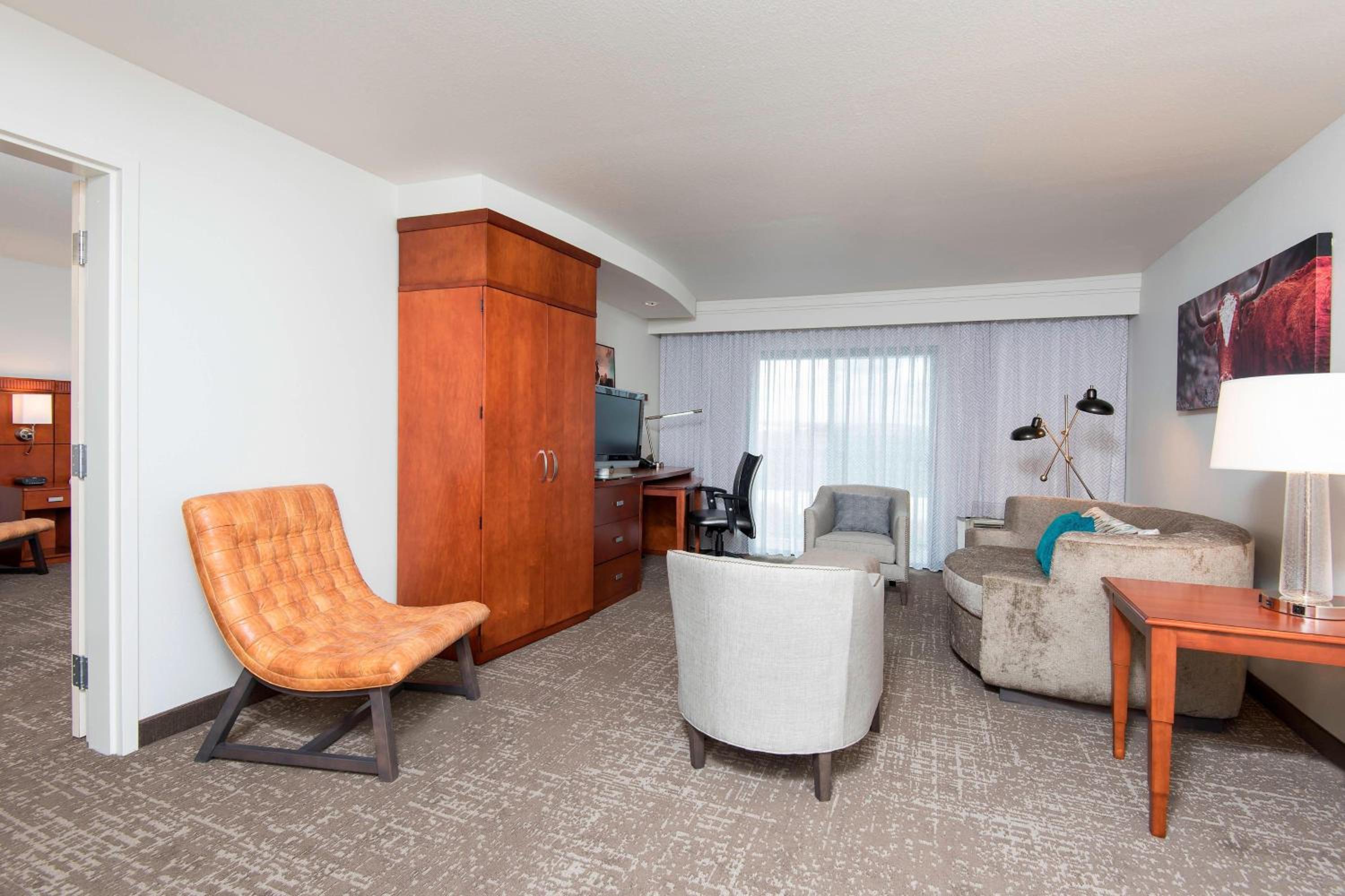 One-Bedroom King Suite with Sofa Bed - Hearing Accessible