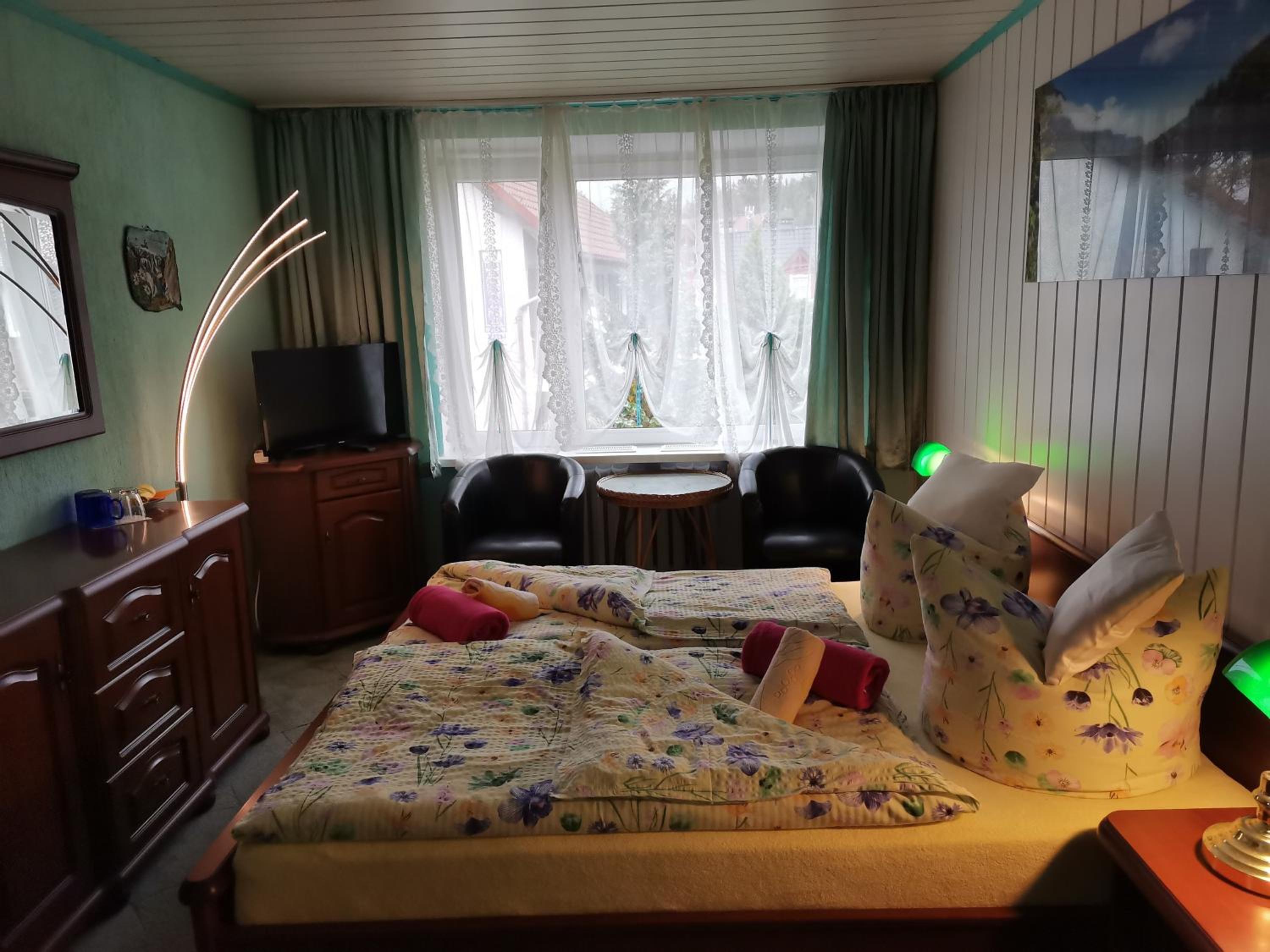 Double Room with Private Bathroom photo 1