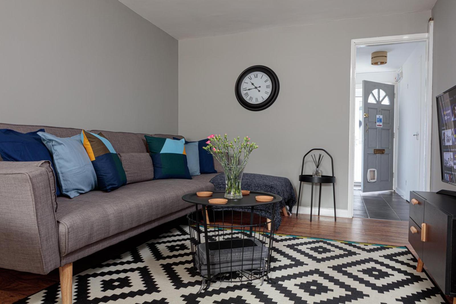 Deluxe One-Bedroom Apartment With Garden View photo 1