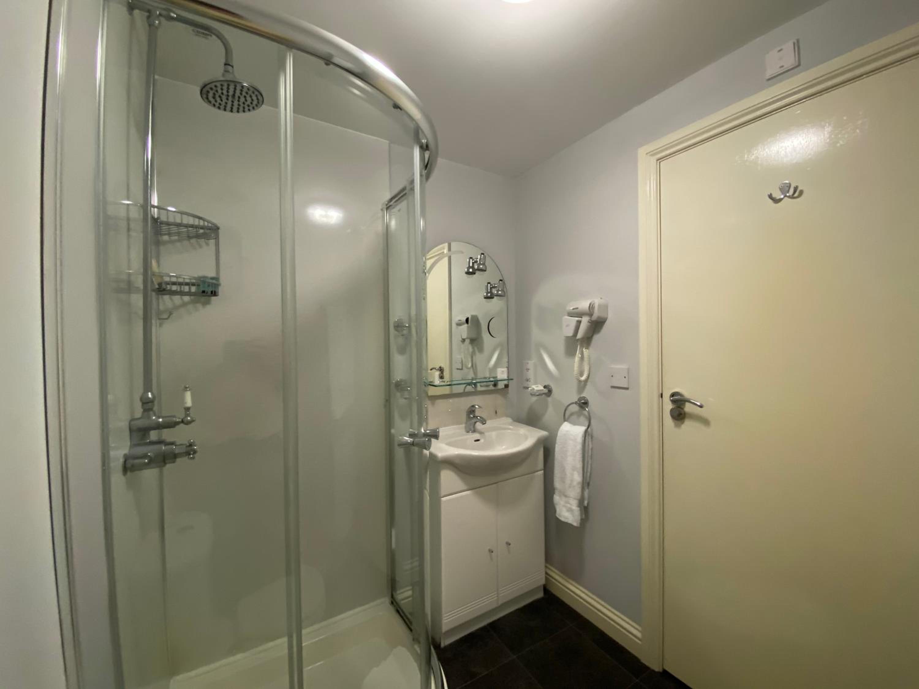 Deluxe King Room - Photo 5