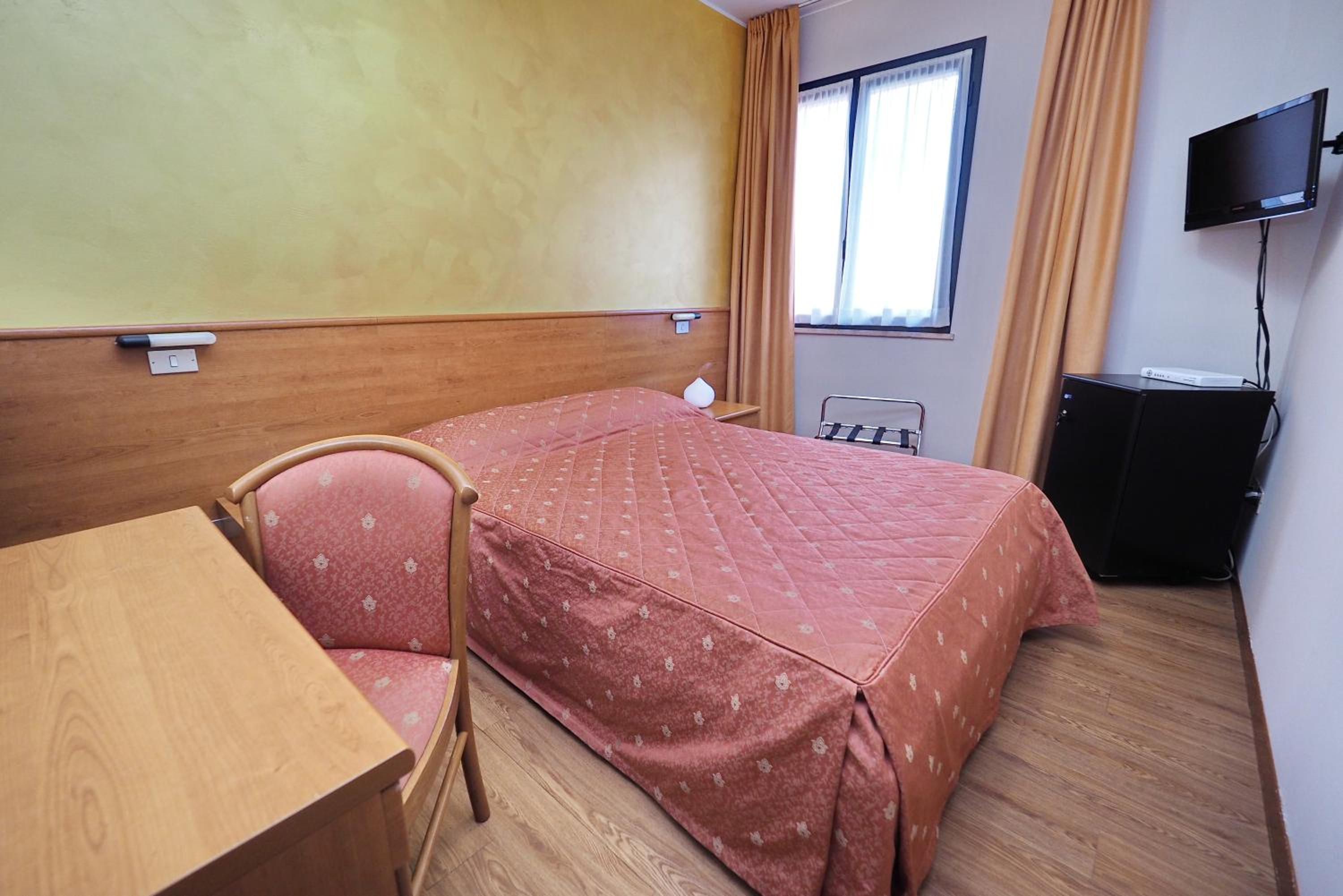 Single Room photo 3