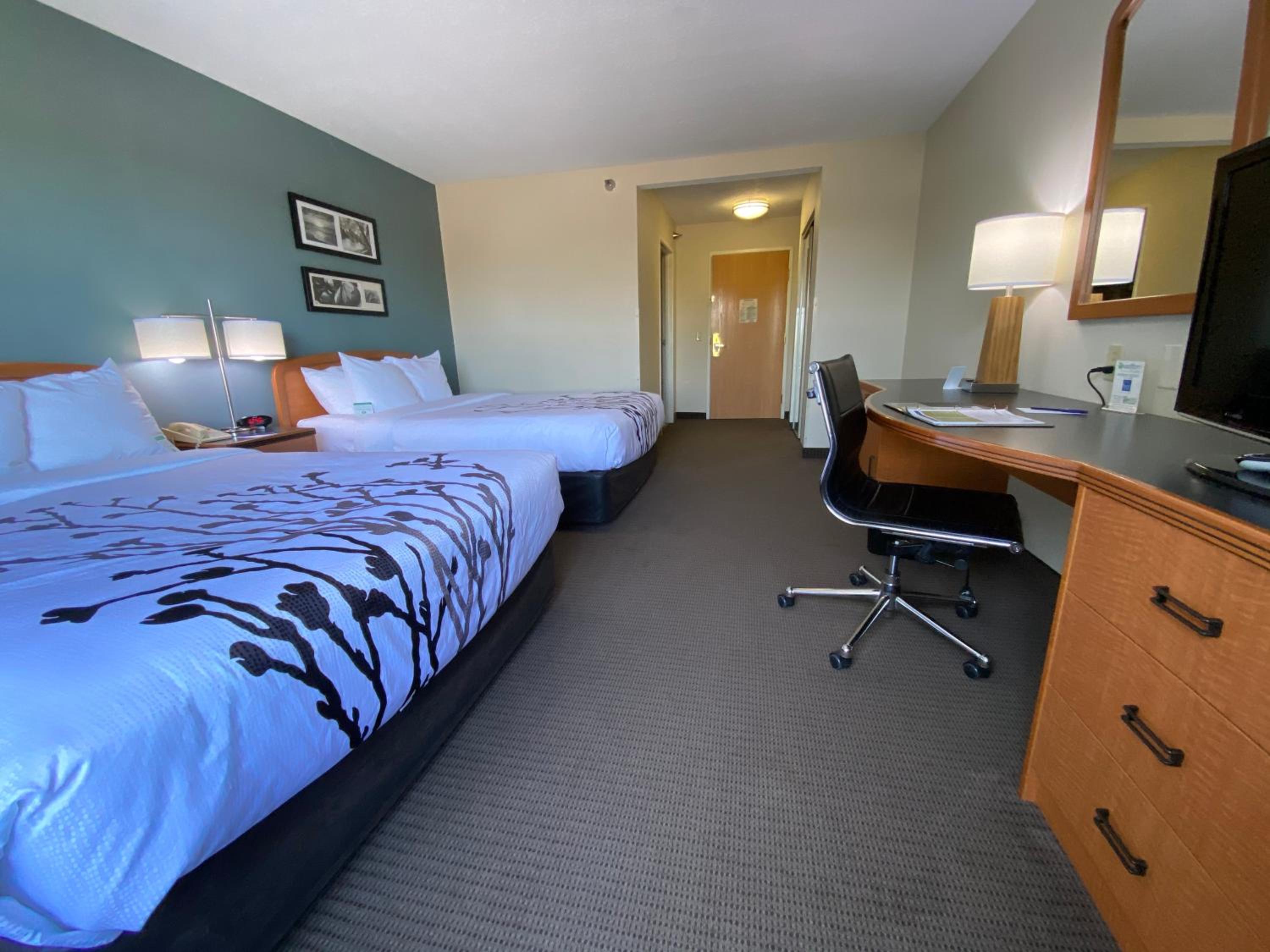 Queen Room with Two Queen Beds - Non-Smoking