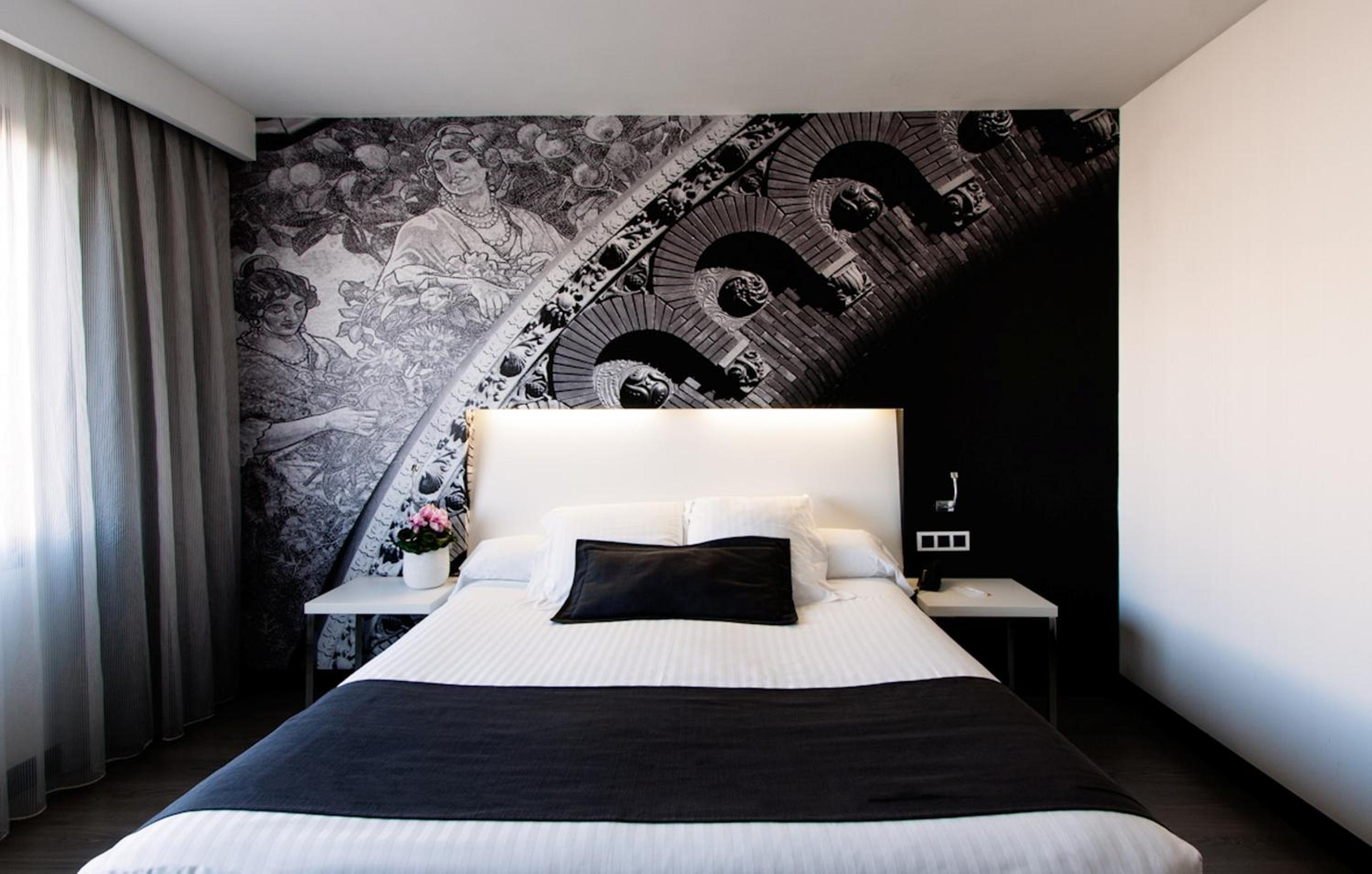 Double Room (1 Adult)