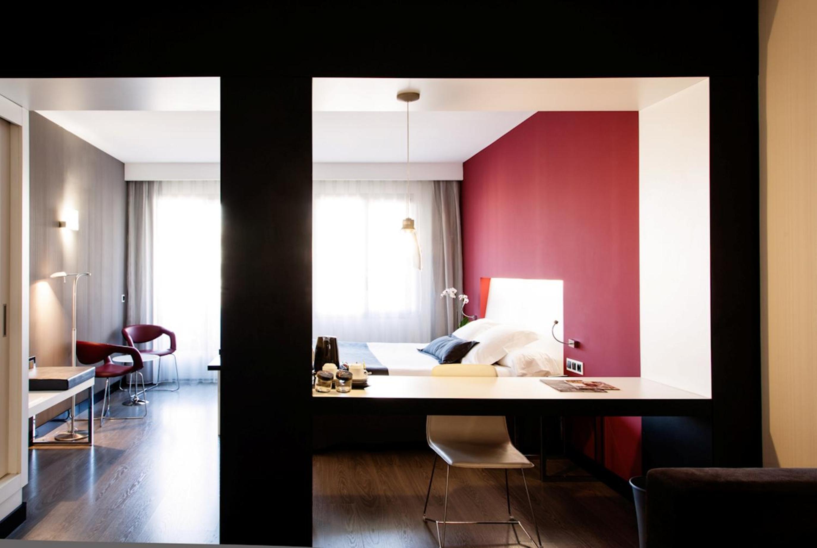 Triple Room thumbnail 5