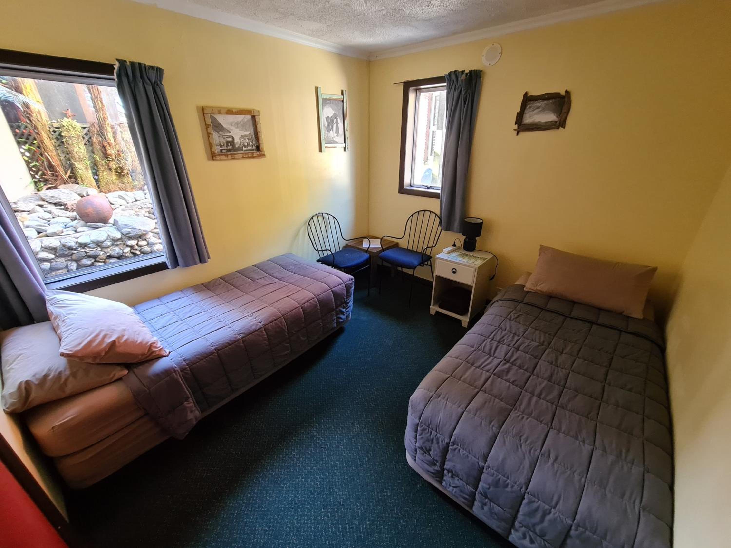 Twin Room with Shared Bathroom photo 1