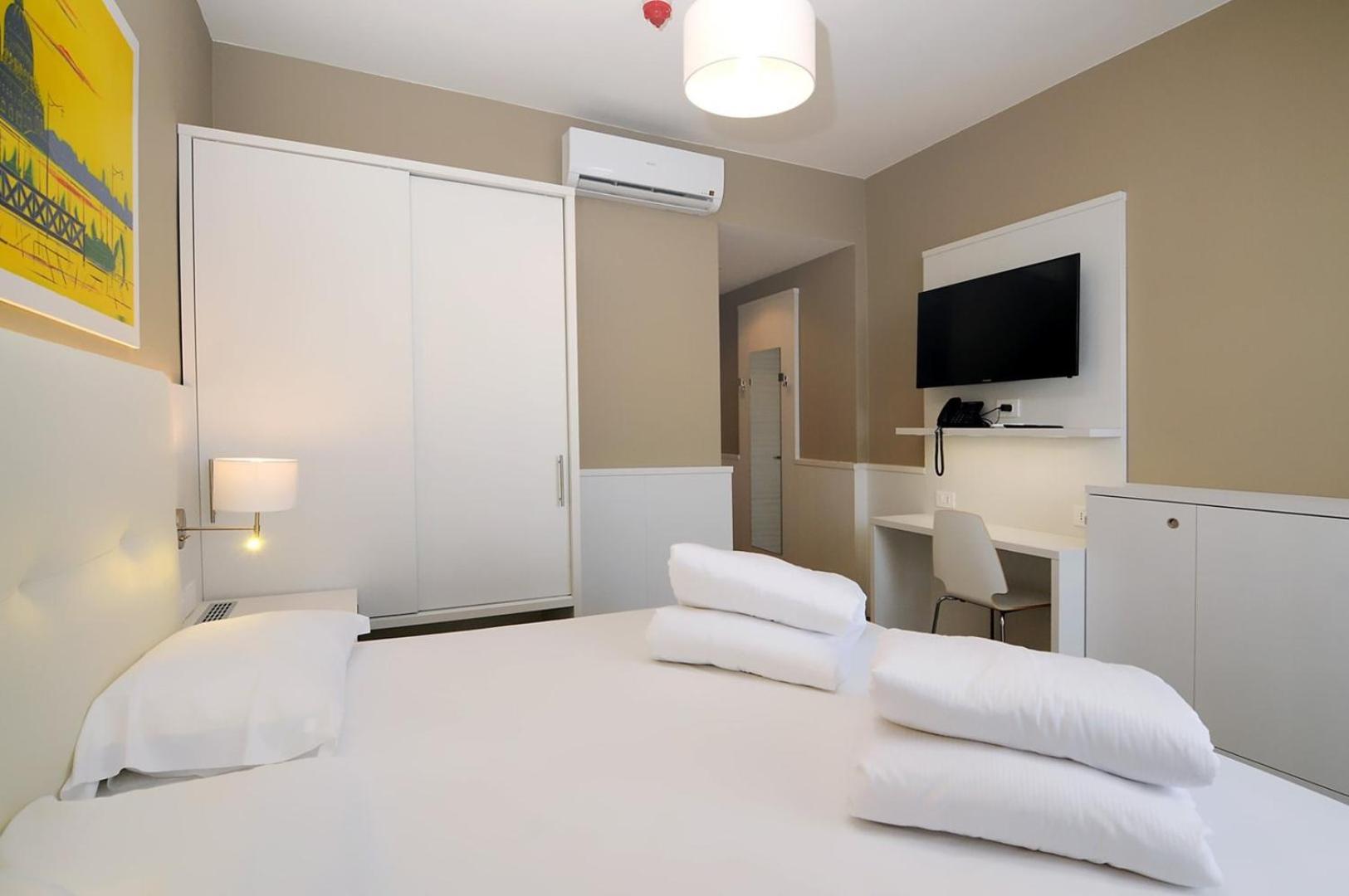Triple Room with Balcony - Photo 5