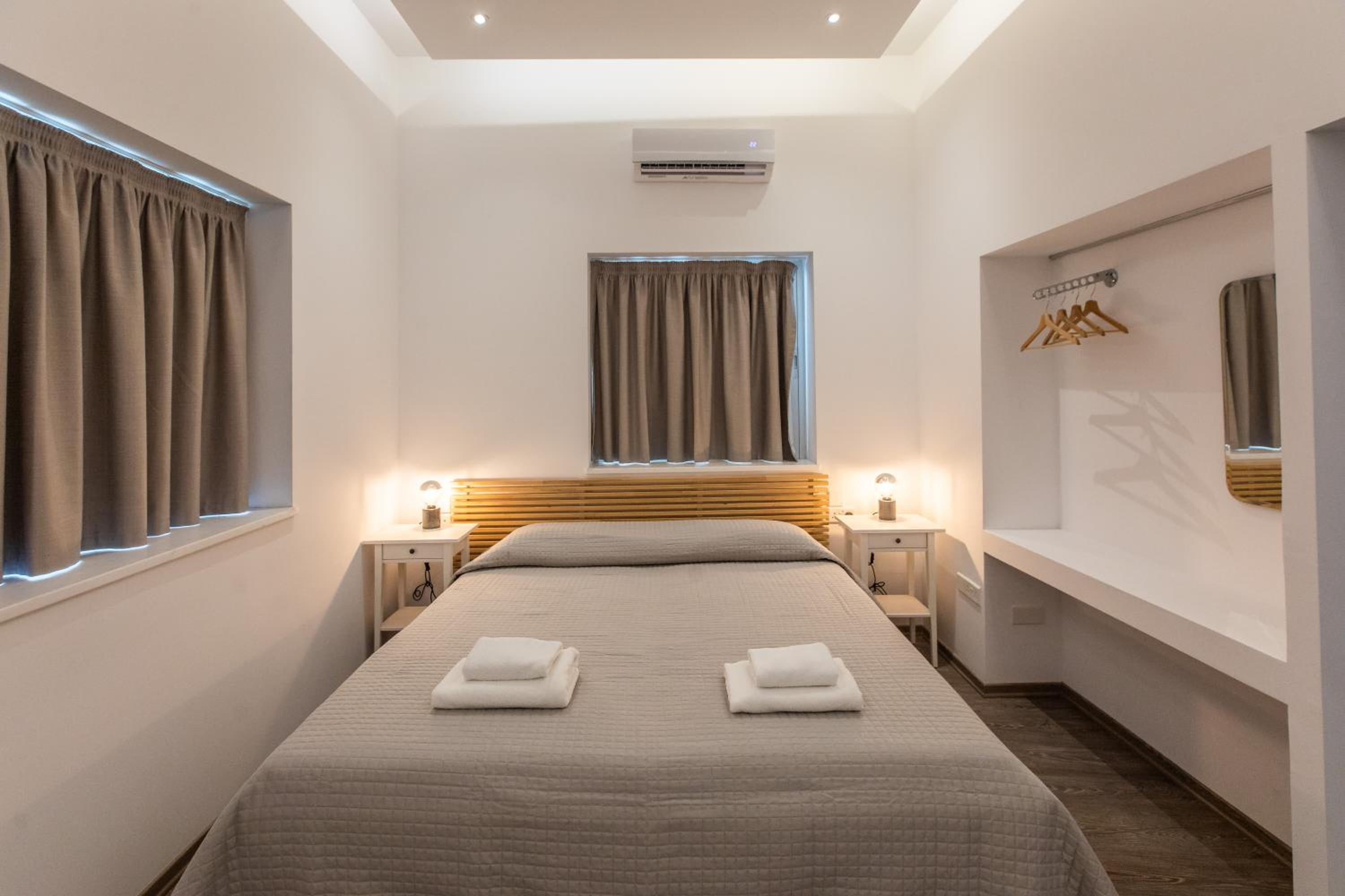 Deluxe King Room photo 1
