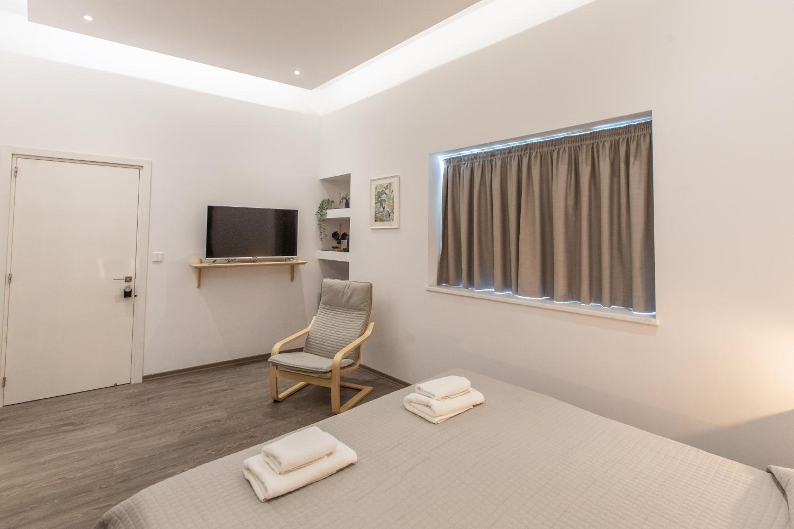 Deluxe King Room photo 2