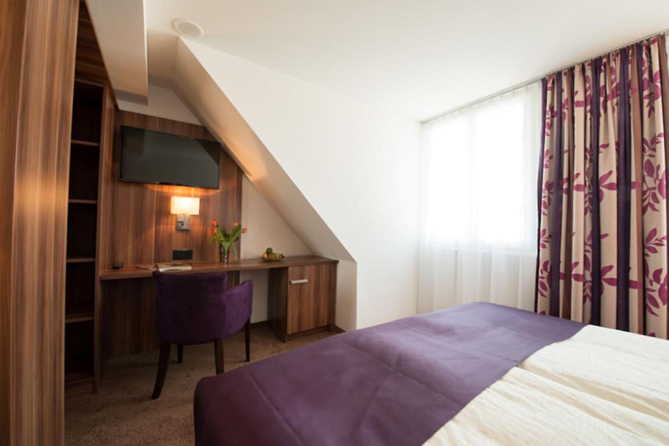 Deluxe Double Room photo 2