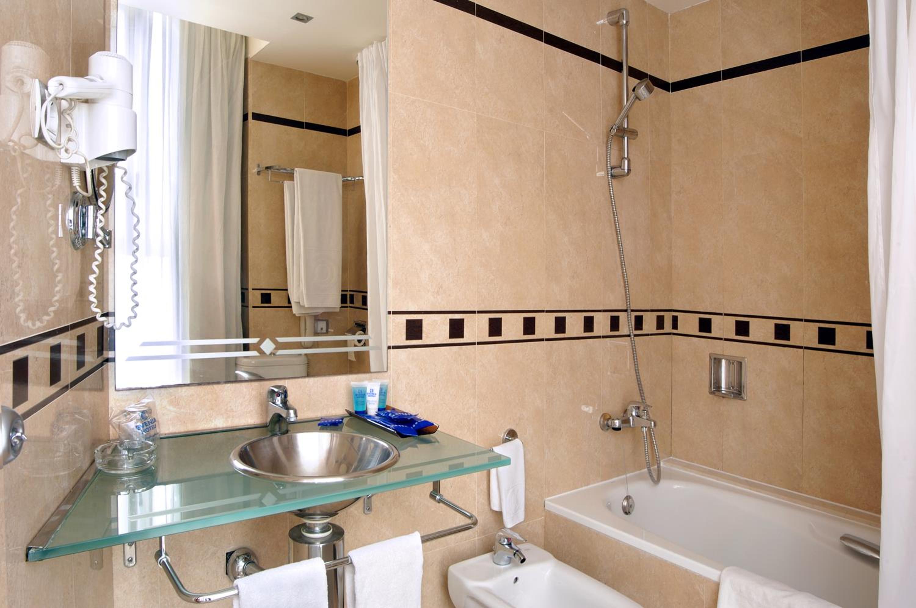 Double or Twin Room photo 3