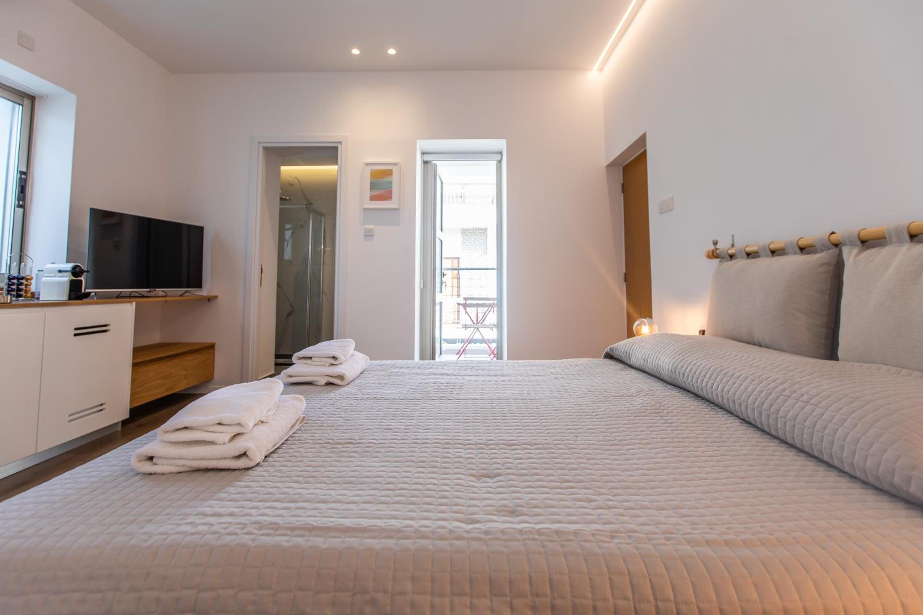 King Room with Balcony photo 1