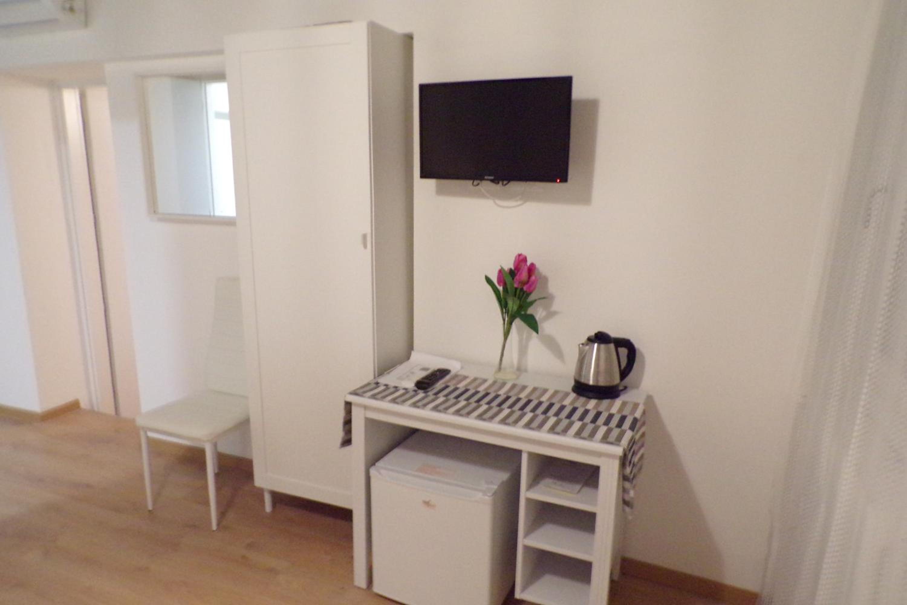 Economy Double Room photo 2