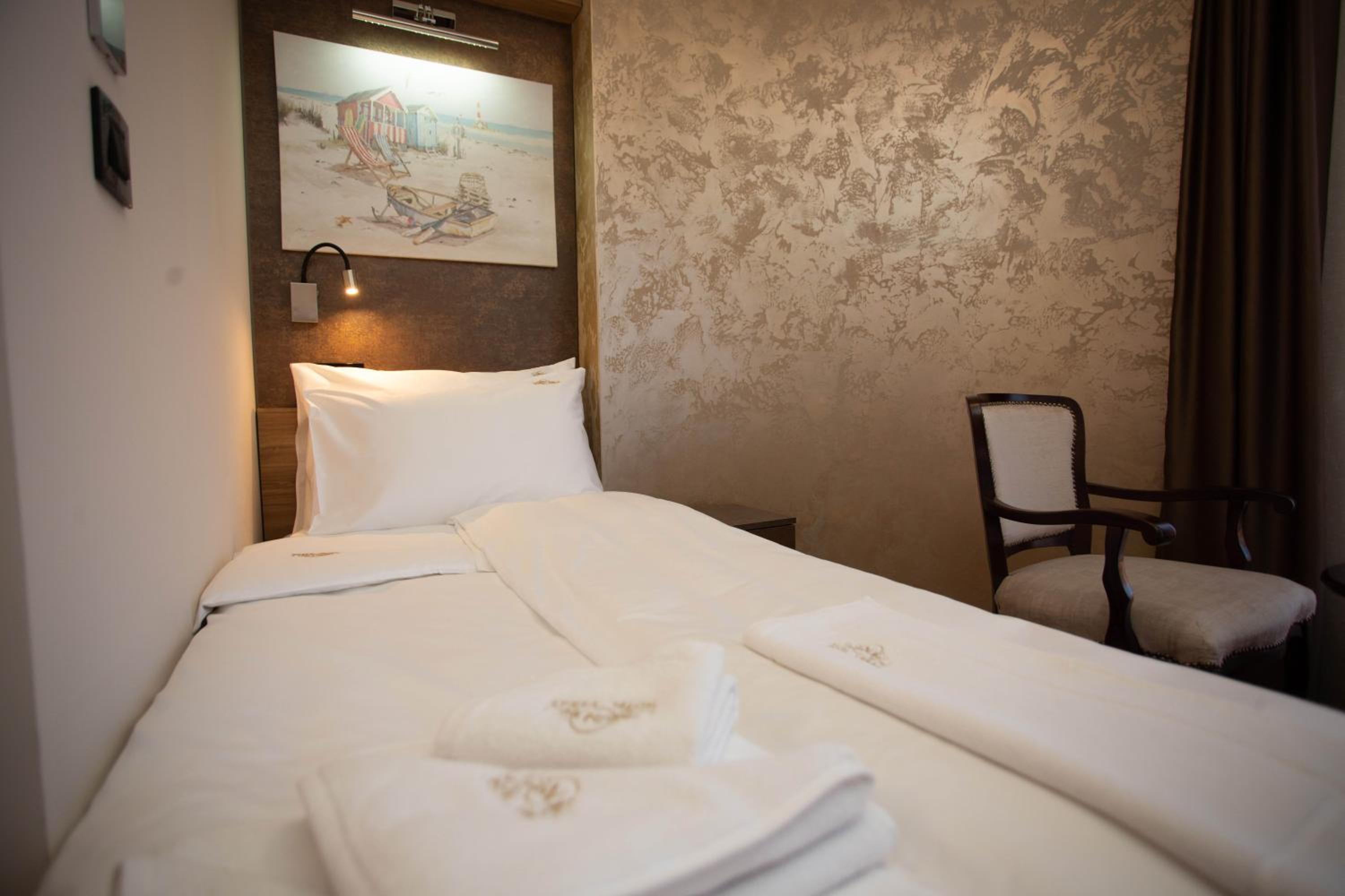 Single Room photo 1