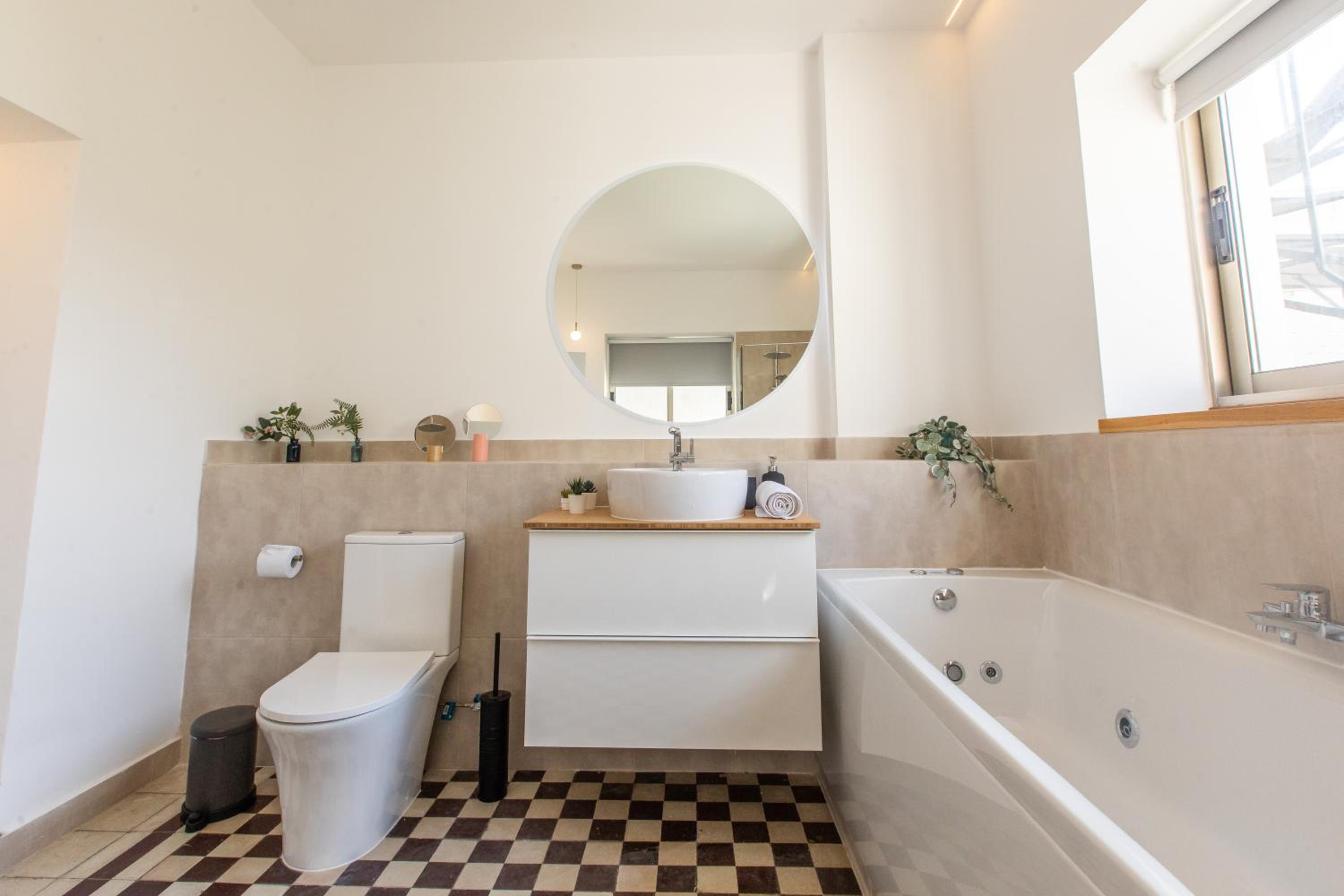 King Suite with Spa Bath photo 3