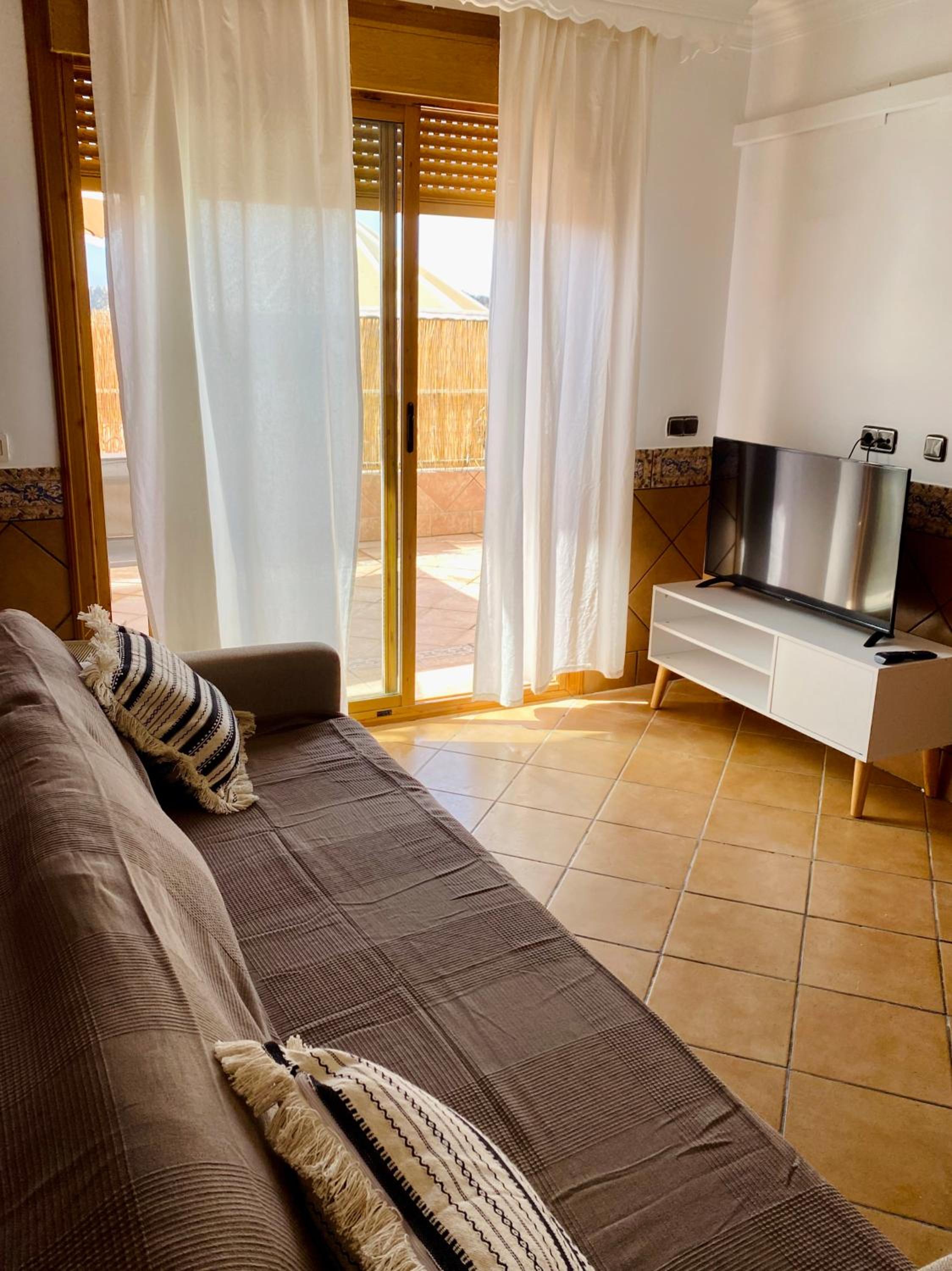 One-Bedroom Apartment - Photo 6