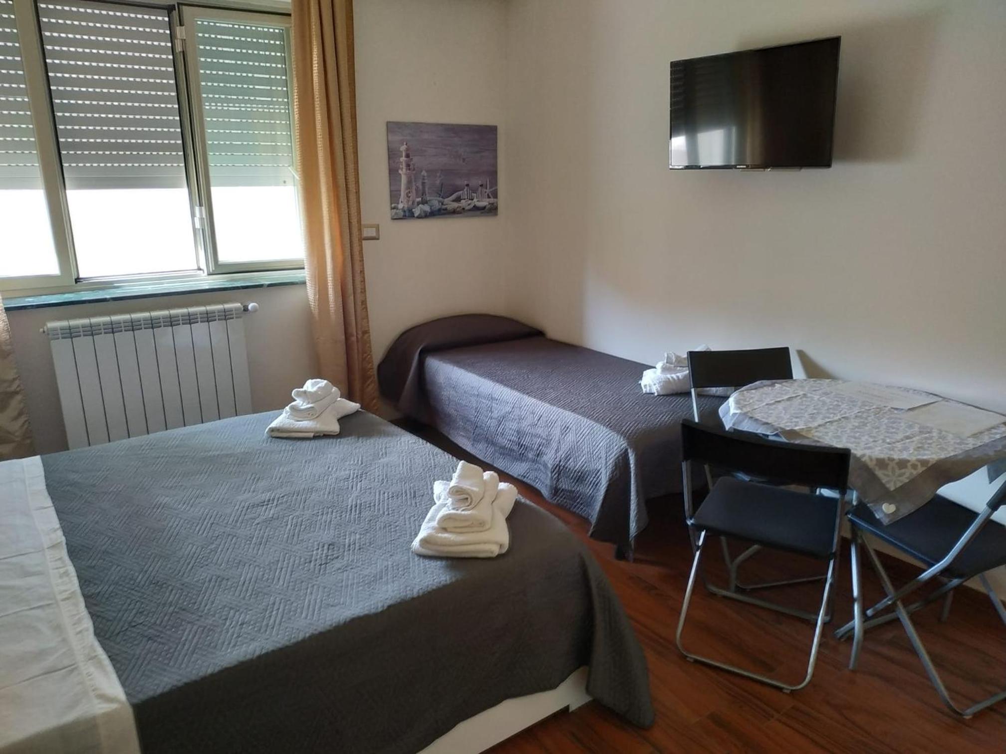 One-Bedroom House - Photo 8