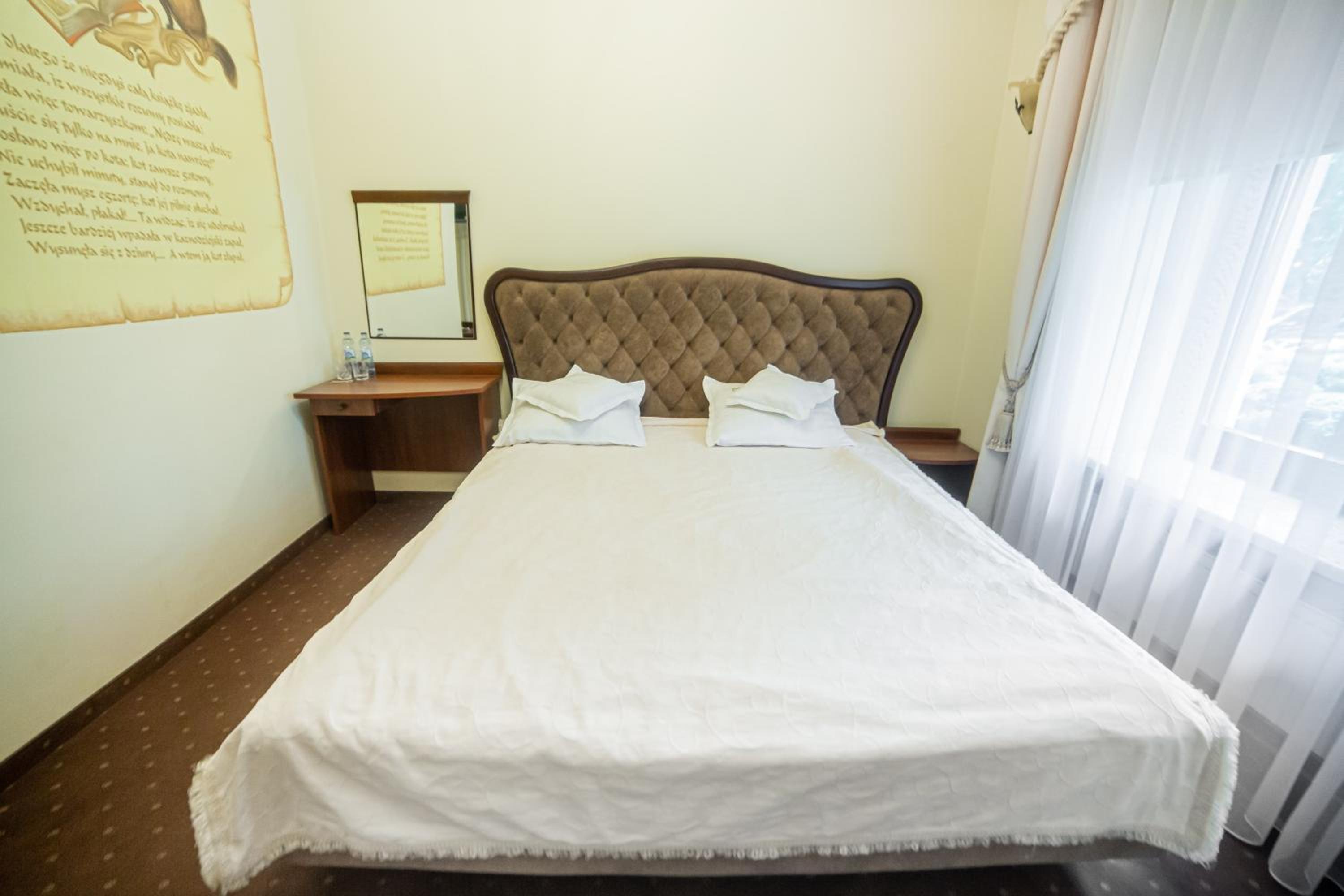 Double or Twin Room - Photo 4