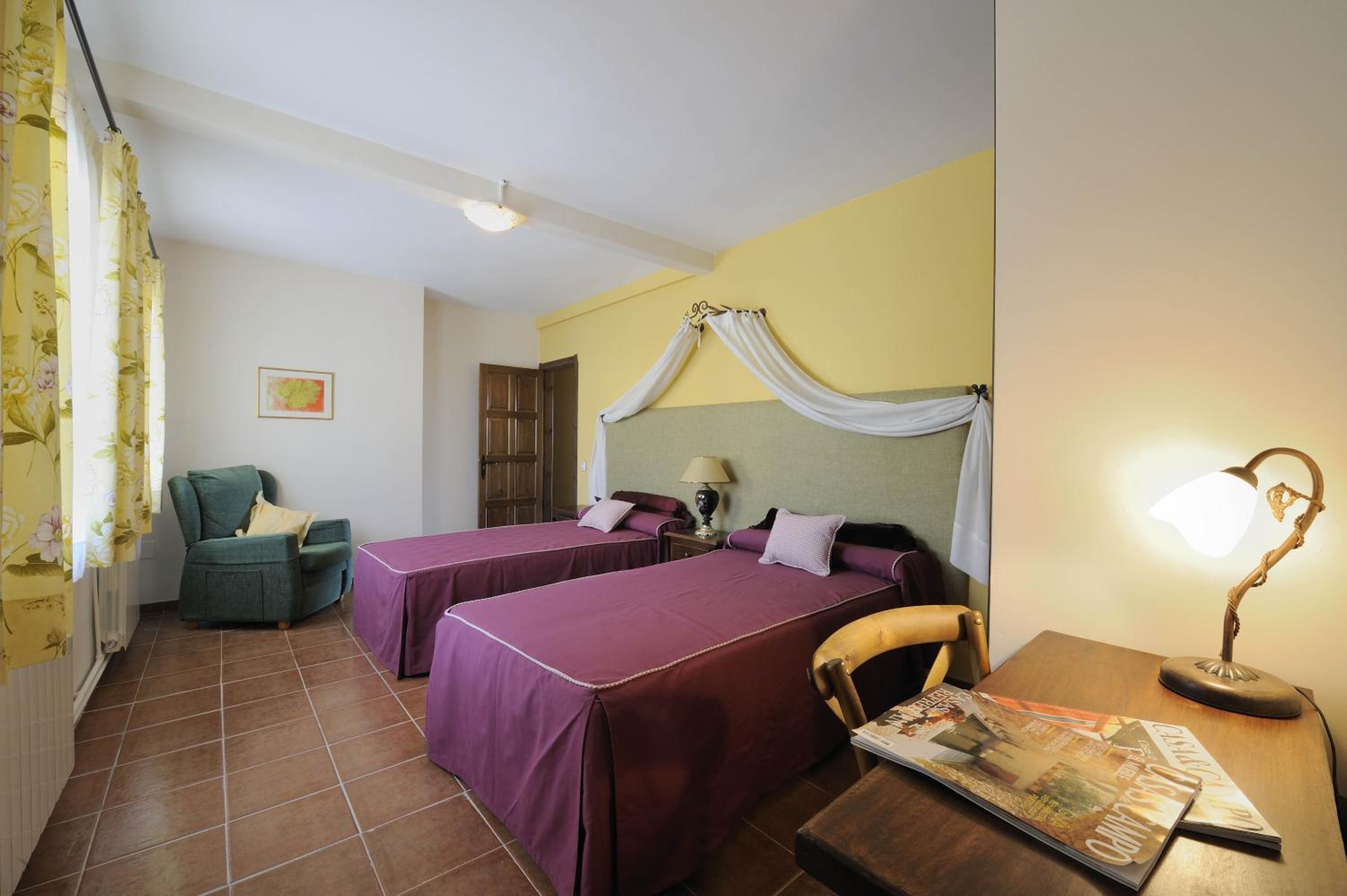 Deluxe Twin Room photo 1