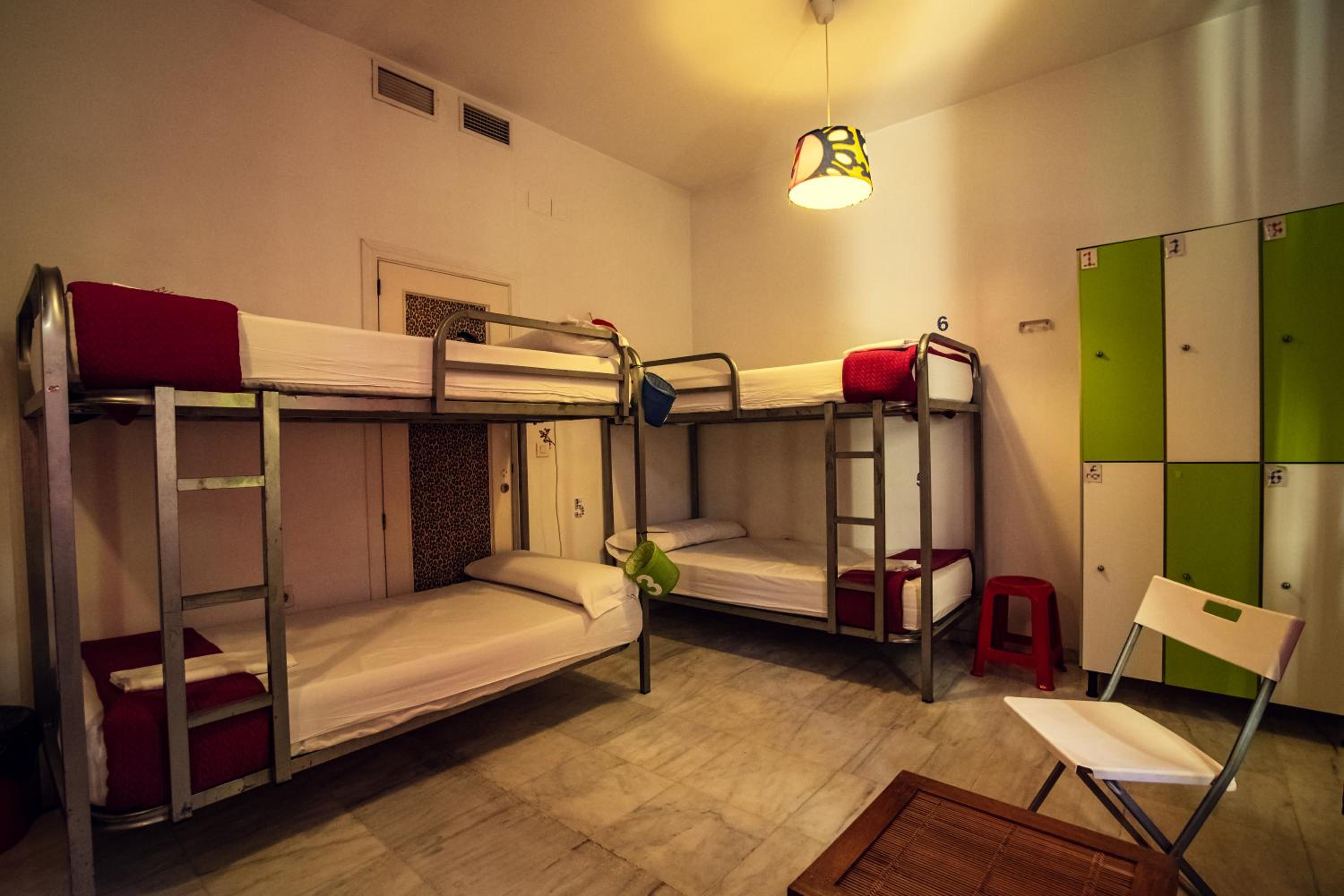 Cama en Dormitorio Mixto de 6 camas