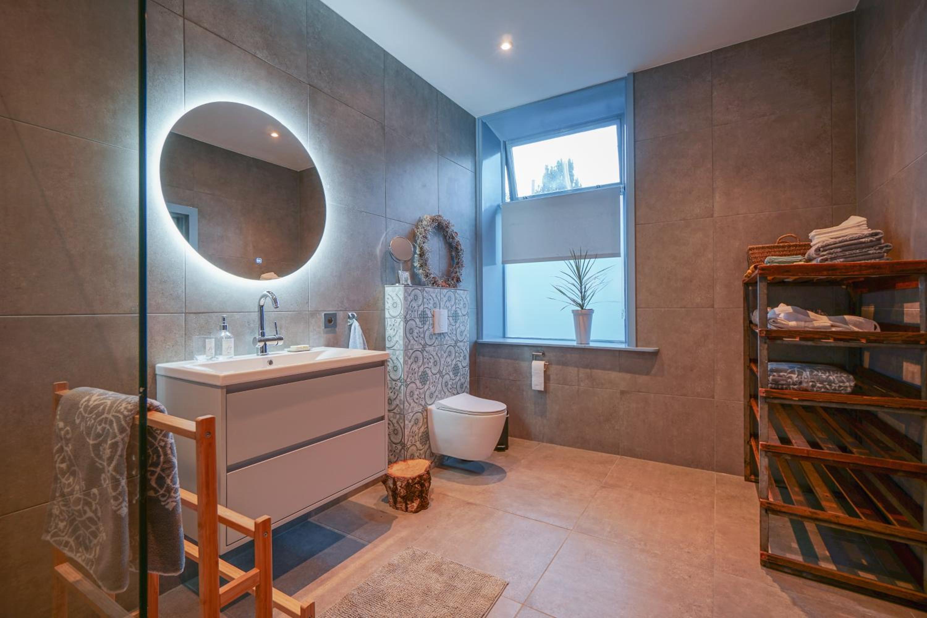 Double Room with Private Bathroom - Photo 8