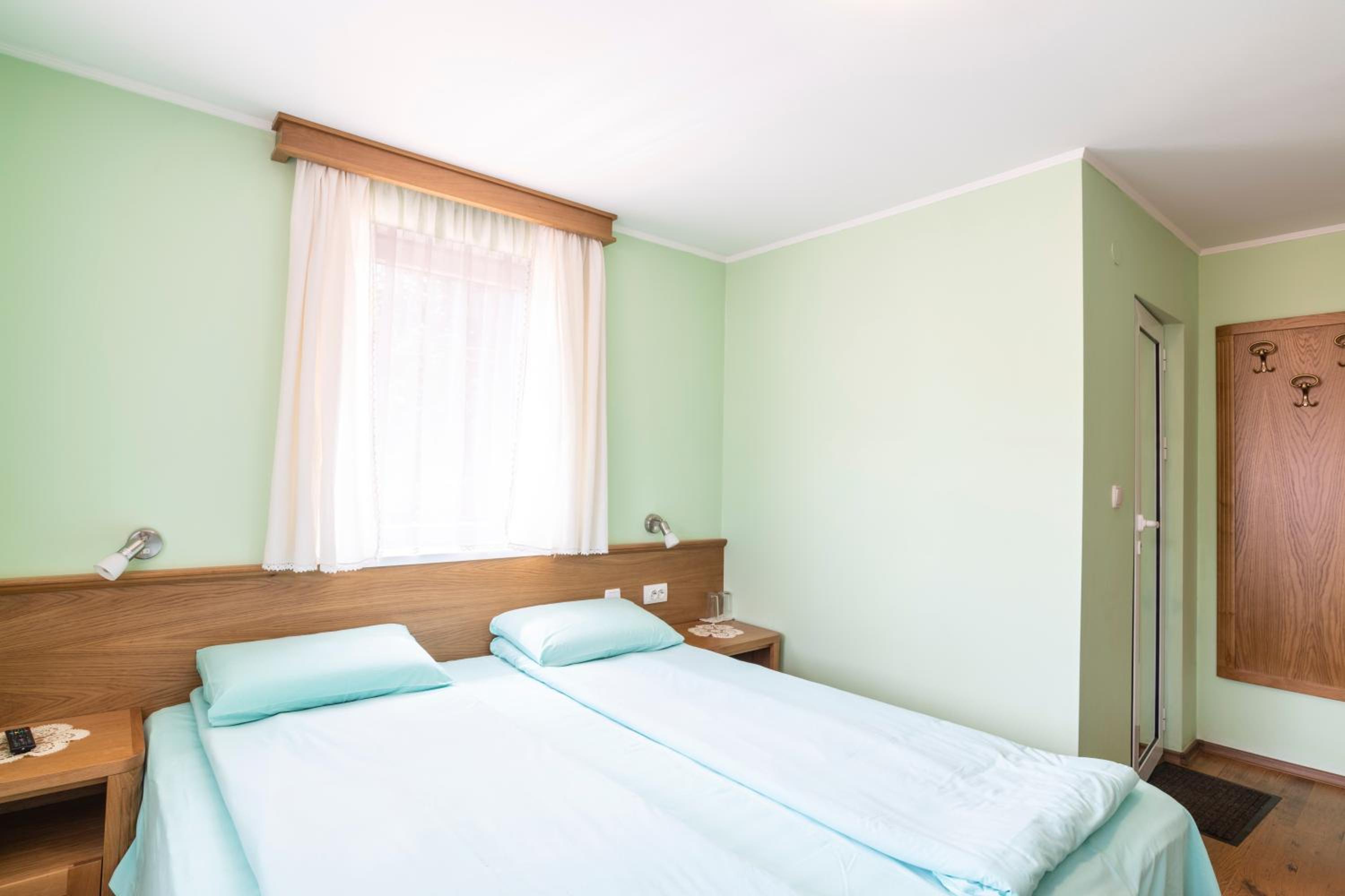 Double or Twin Room photo 3