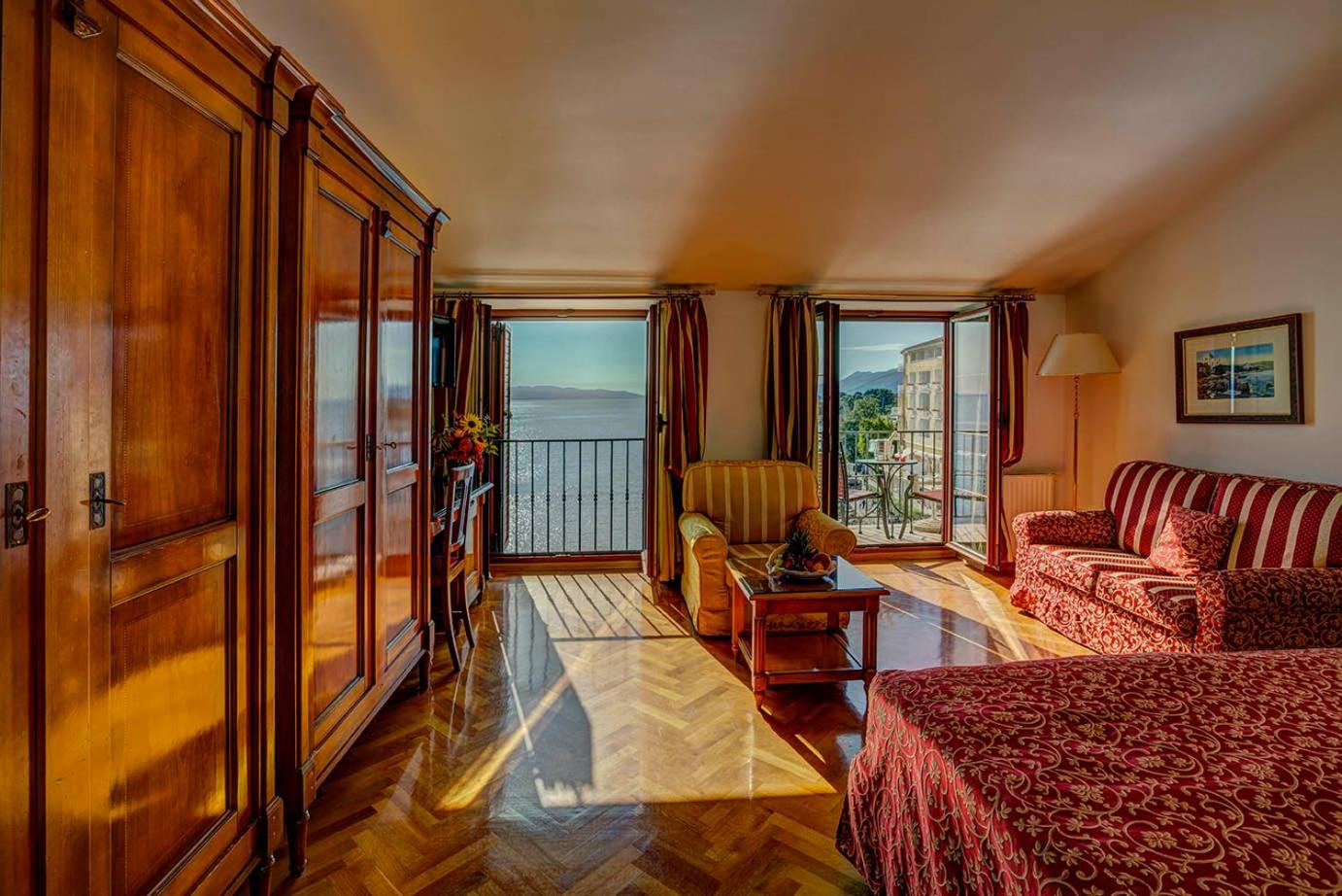 Waterfront Double Room with Sea View