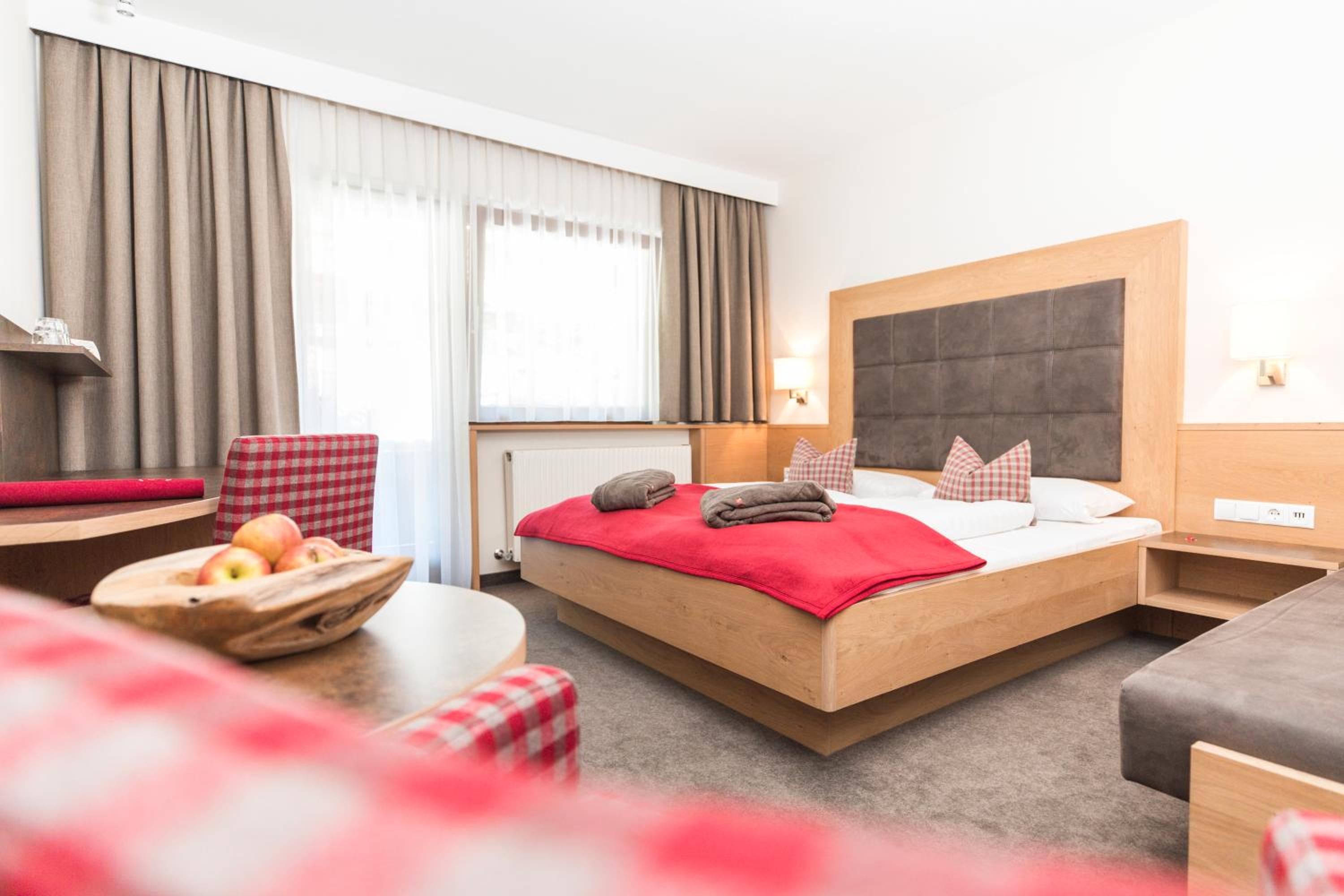 Standard Double or Twin Room with Street View - Photo 1