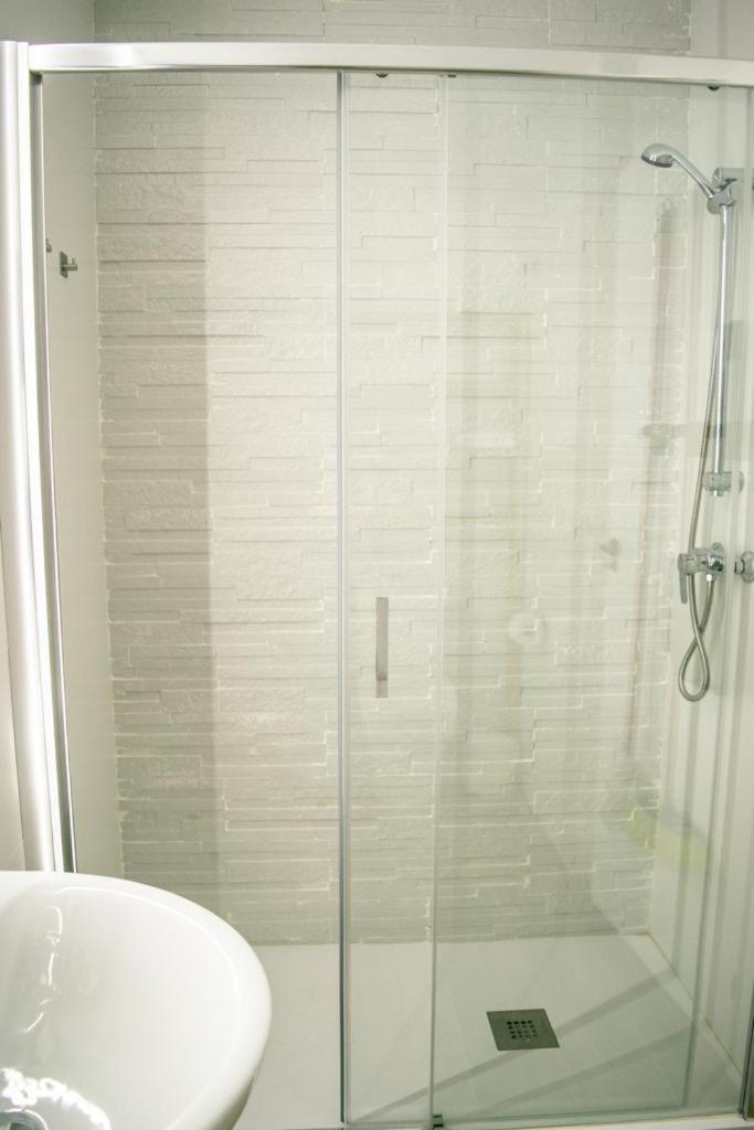 Deluxe Double Room with Balcony - Photo 24