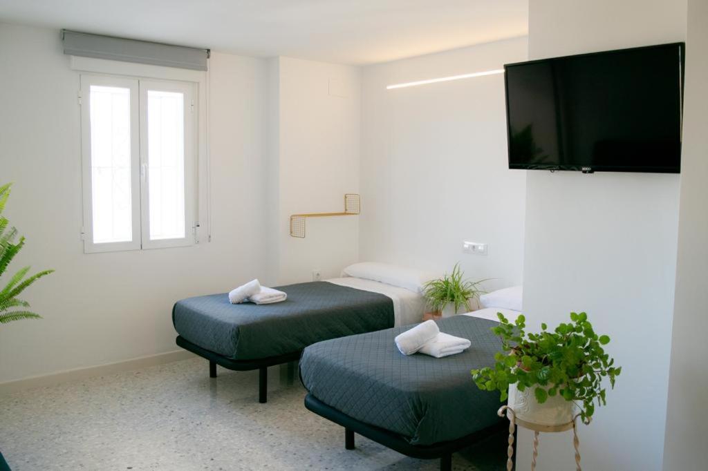 Deluxe Double Room with Balcony - Photo 15