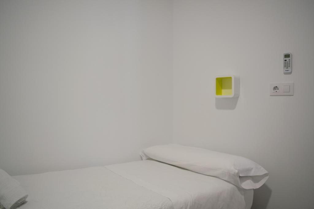 Deluxe Double Room with Balcony - Photo 29