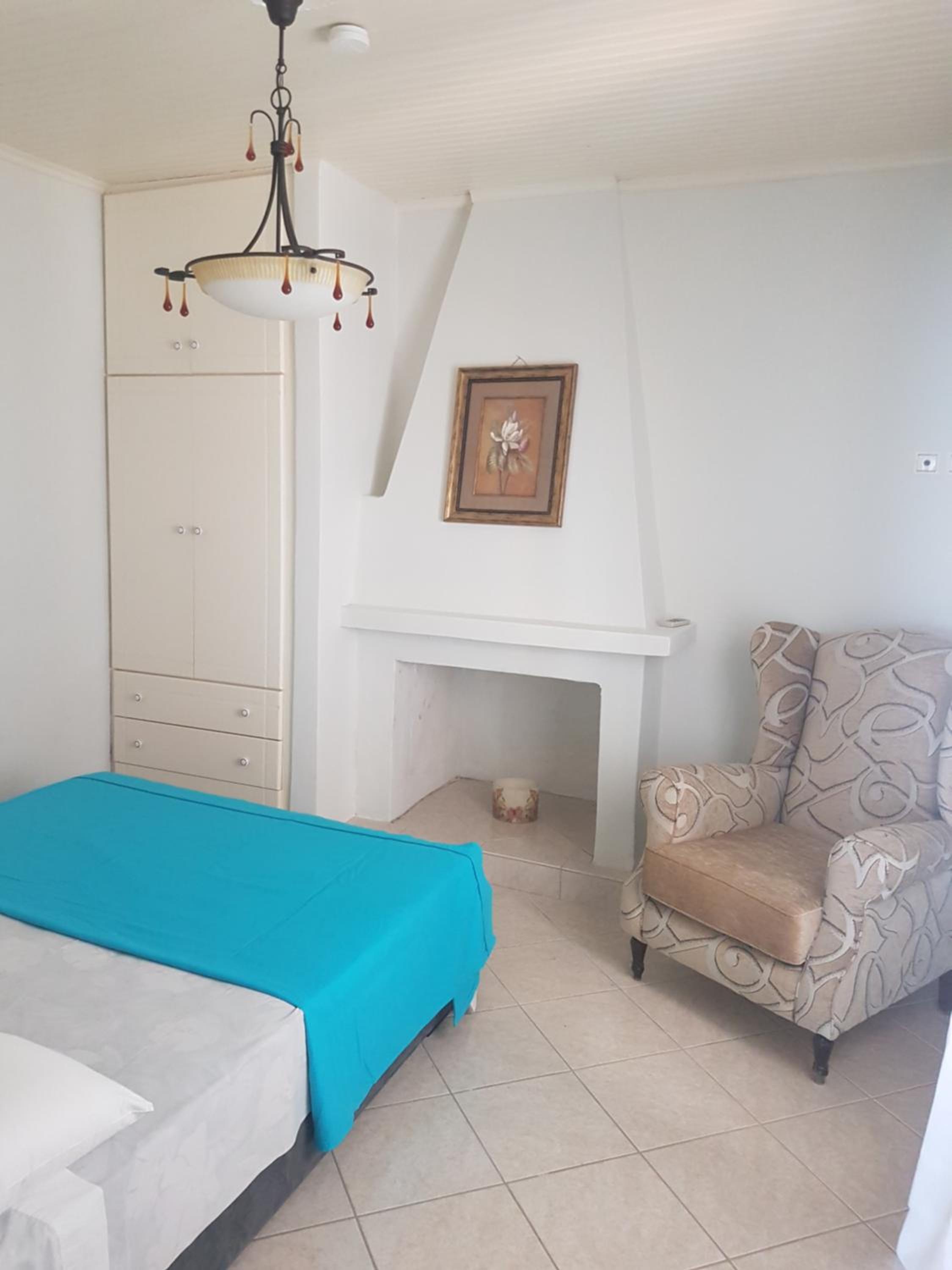 One-Bedroom Apartment - Photo 25
