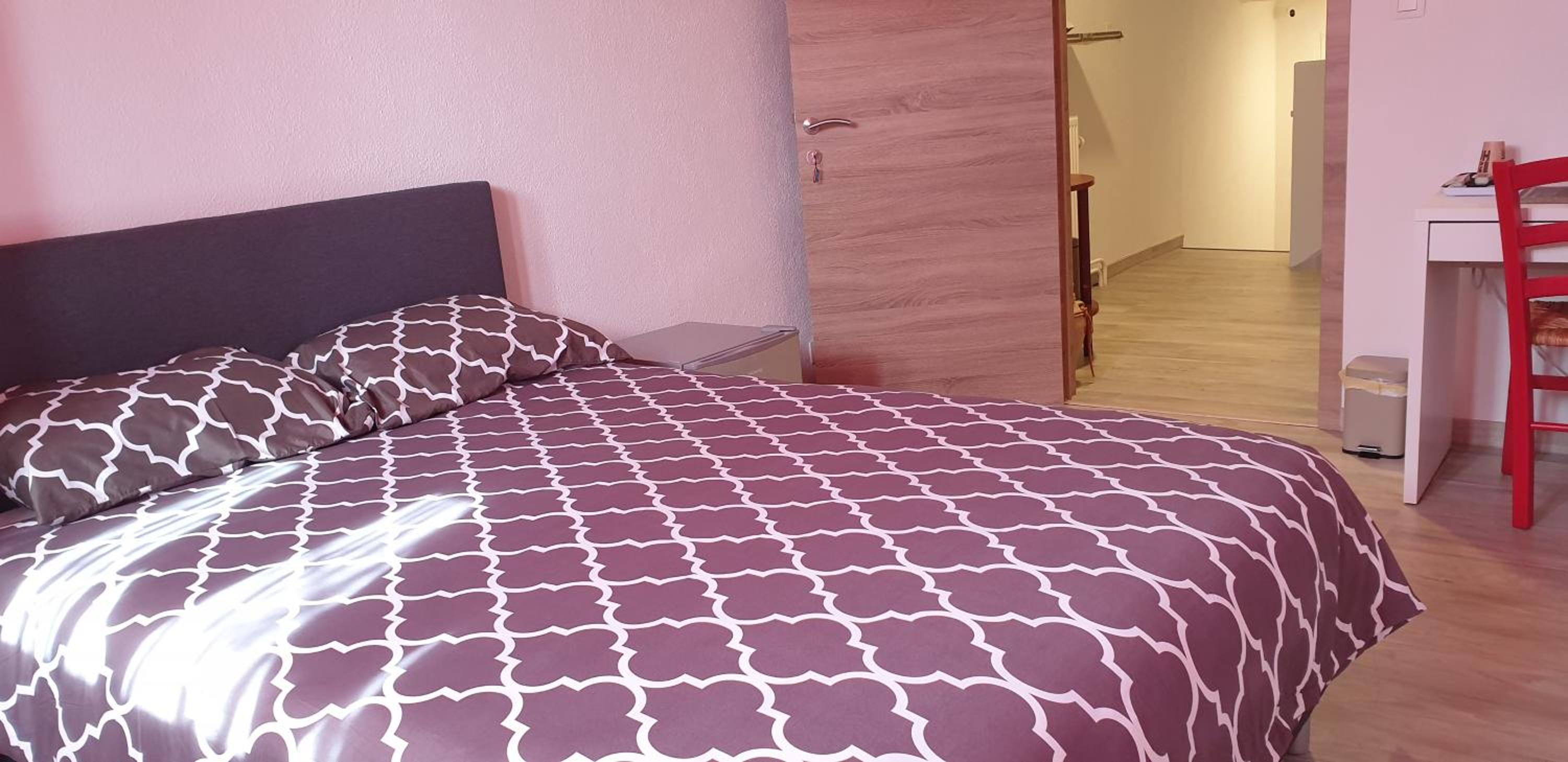 Double Room with Private External Bathroom photo 3