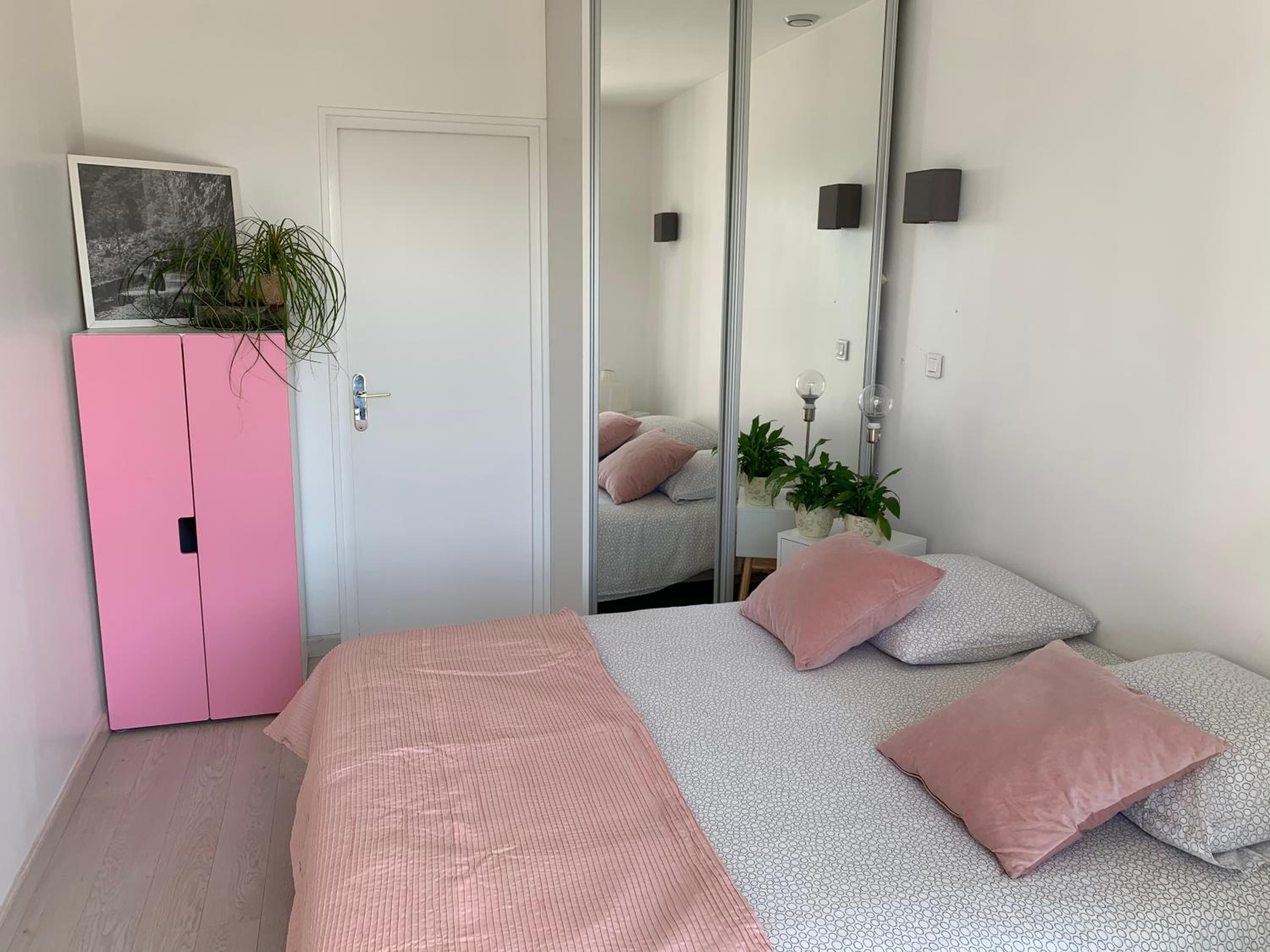 One-Bedroom Apartment - Photo 5