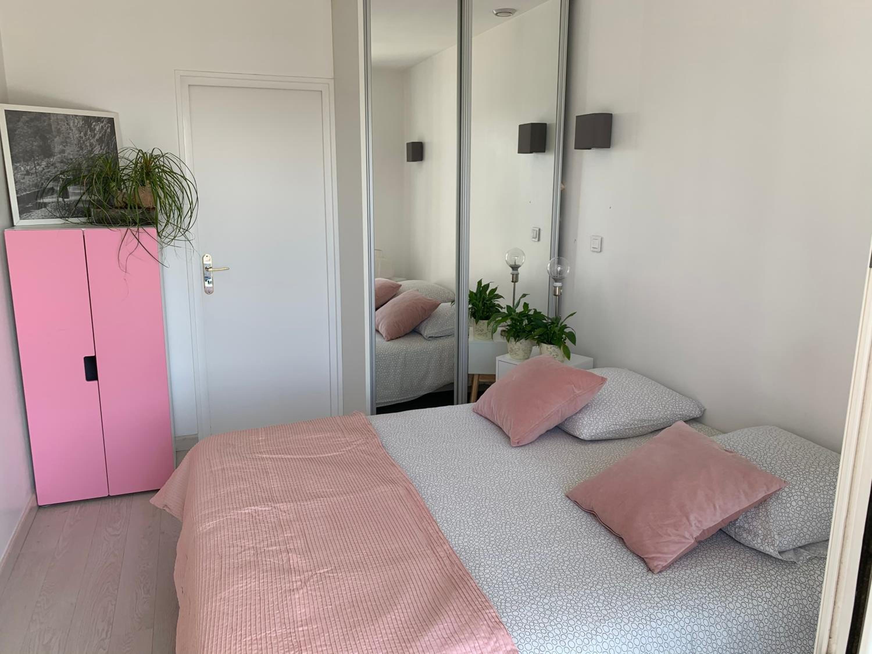 One-Bedroom Apartment - Photo 8