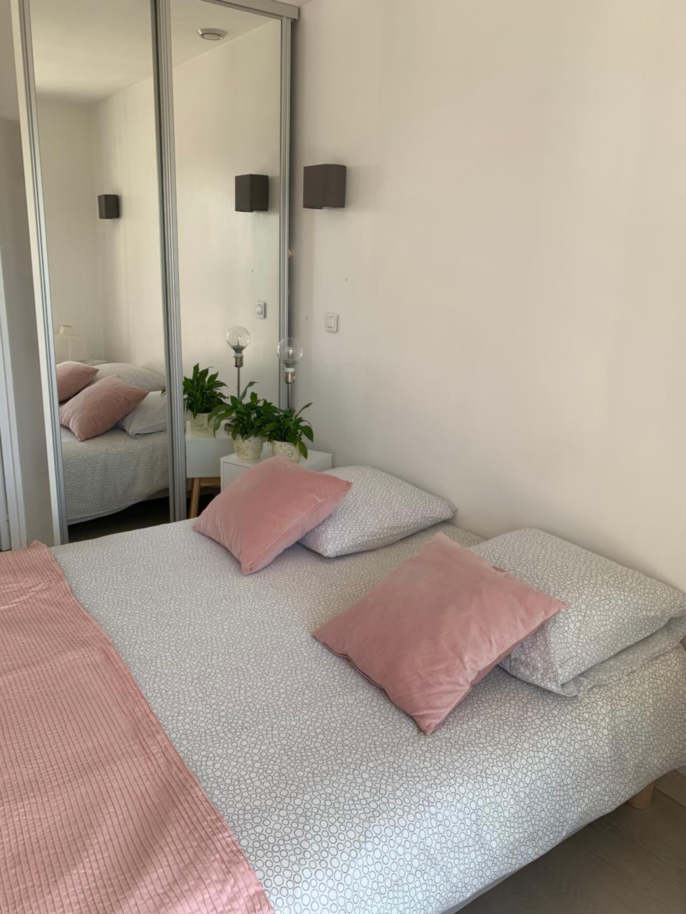 One-Bedroom Apartment - Photo 10