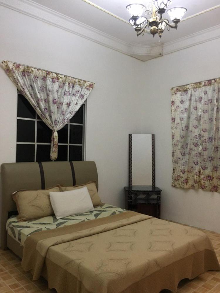 Three-Bedroom House photo 1