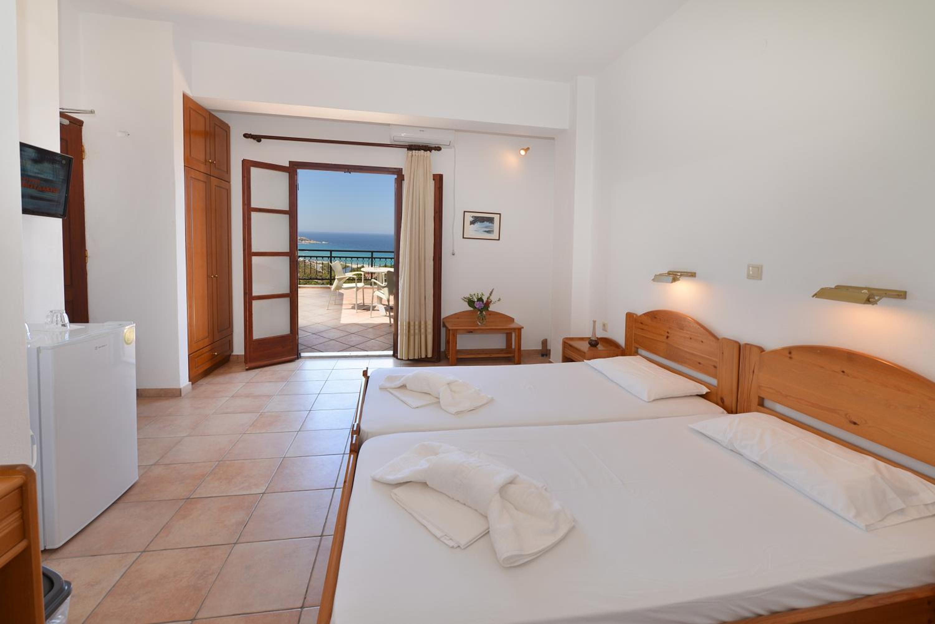 Double or Twin Room with Sea View