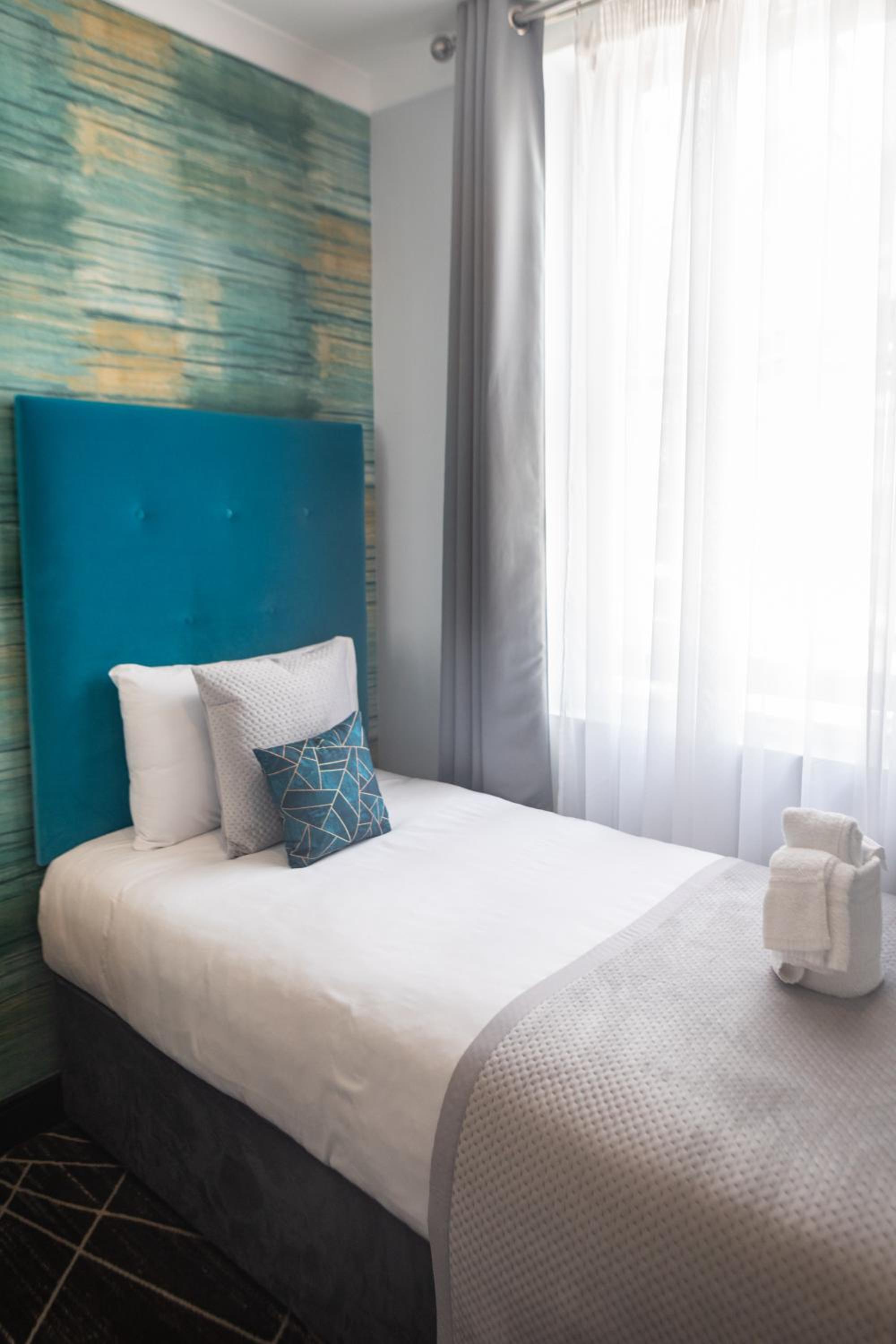 Single Room photo 2