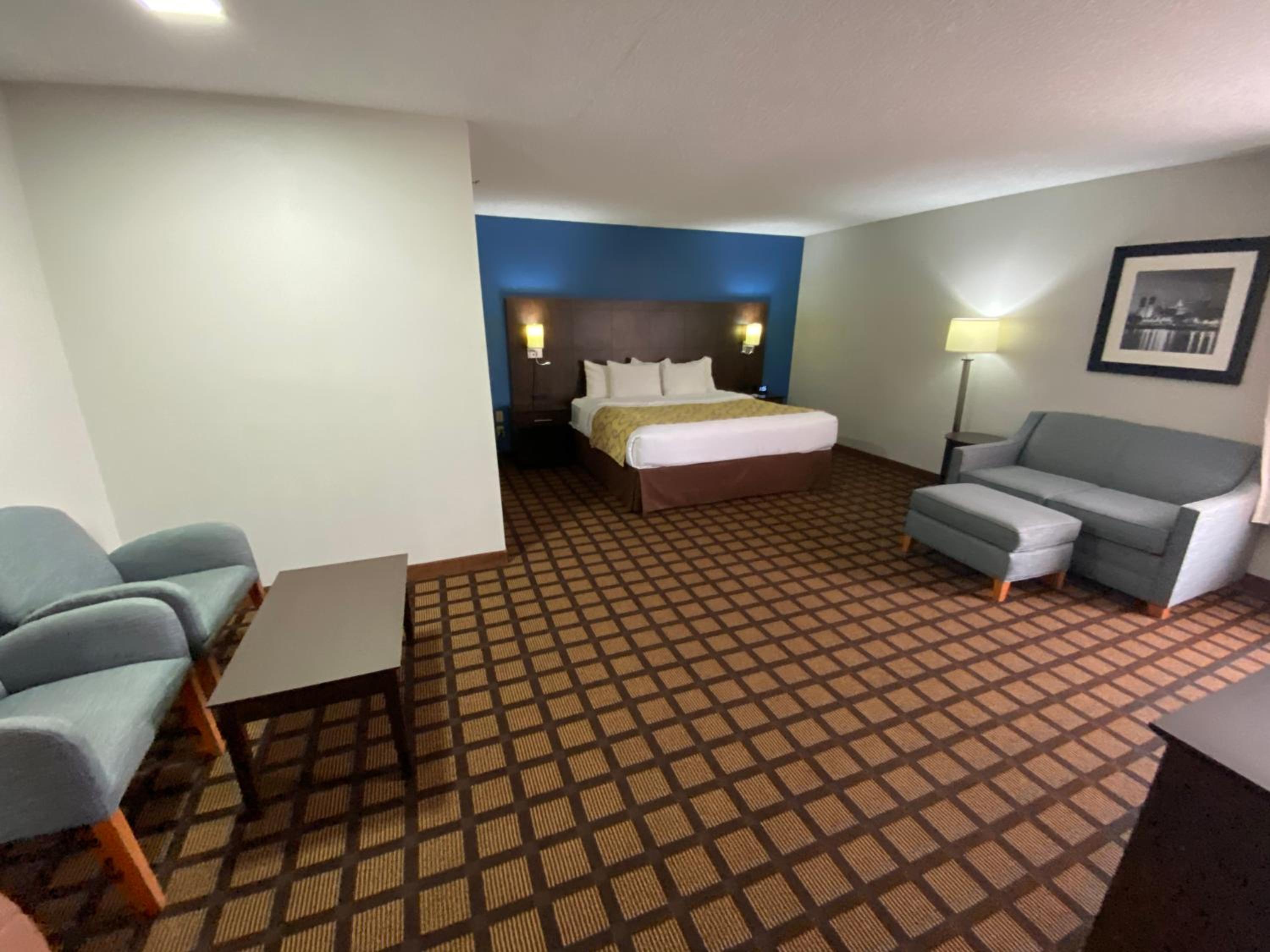 King Suite - Non-Smoking - Photo 1